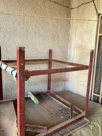 ميز حديد • جديد • مبردة