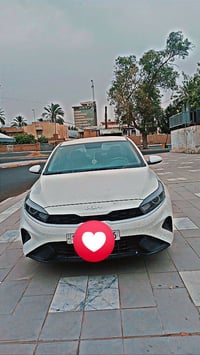 سيراتو ٢٤ للبيع رقم بغداد خليجي مكينه 2000 دوش بسمي السياره بيها بارد ...