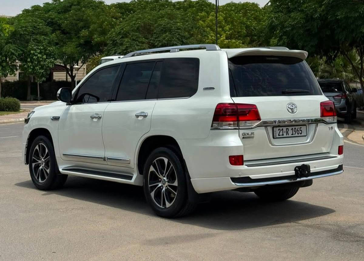 تويوتا لاندكروزر 2021 GXR Grand Touring
مكينة 8 سلندر
ماشية 78 ألف كم فقط
3 شاشات
مفتاحين وكالة
كاميرا خلفية
فتحة سقف
كوشن جلد
تبريد مركزي
بصمة وتشغيل
ثلاجة

🟪 السعر  :: الطلب في التعليقات ويوصلك مباشرة ✍️ 📩

لايت LED وزينون
دبل أكسل
4 تايرات جديدة
السعر: بالكومنت يوصلك مباشرة
دعمات شرط دعمات
بدون صبغ، بدون سردة، بدون شوط، وبدون أي تبديل
باقية على وكالة الشركة
سنوية جديدة لحد 2031
باسم المالك
التحويل والغرامات شرط
ما تحتاج أي مصرف
القير والمكينة شرط وما بيها أي مشكلة

رقم صاحب سيارة
***********
