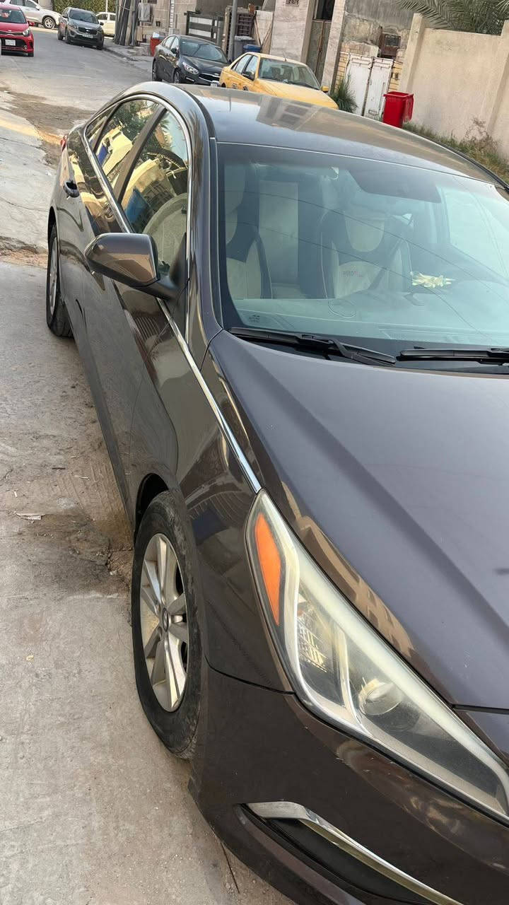 السلام عليكم
سوناتا 2016 وارد امريكي محرك مكفول كير مكفول شاصي مكفول
 مواصفات عادية شاشة ٣ انظمة قيادة تحكمات ستيرن 
طابة كلين لل عراق بس دعامية شايلهة و هنا بل عراق بيهة جاملغ البصف السايق و الخلفي فقط بارد بدون صبغ صور السونار بل منشور السيارة كلهة ليبل واحد 
السعر 125 و بيهة مجال بسيط 
مكاني بغداد اليرموك 
الرقم ***********
