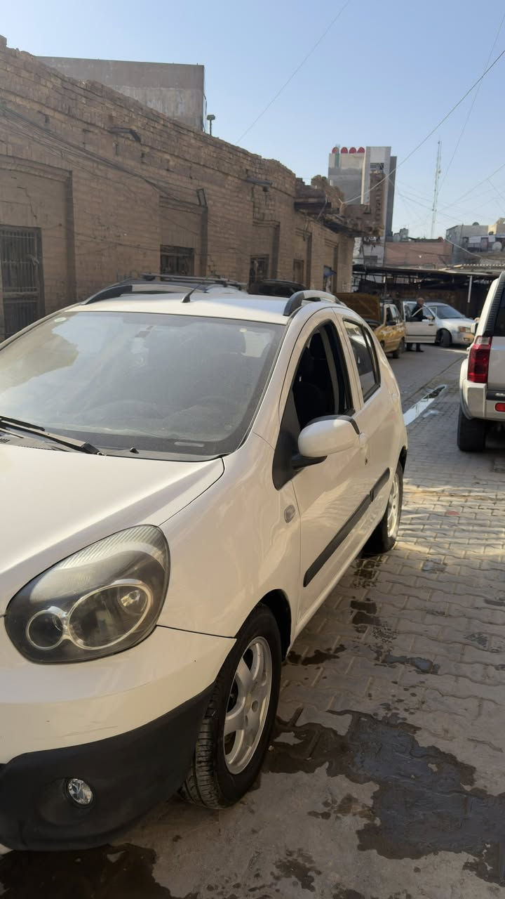 سلام عليكم شلونكم حبيايب
جيلي باندا موديل 2013
السياره بيها صبغ جاملغ امامي مال سكن ونهايه الباب 
السياره ماشيه 32000km
السياره كامله مكمله 
بيها كازكت جديد 
ادامه للمكينه كامله من فلاتر ومن بلكات ونوزلات 
دهن الكير جديد 
صدر السياره جديد 
تخم تاير جديد 
ادامه كامله لمنظومه التبريد من غاز 
وفلتر 
تبريد تدفئه شغاله 
كهربائية السيارة شغلها كلها 
اربع جام كهرباء 
كير السياره ميكانيكي المرغوب 
رقم بغداد مشروع وطني  السنويه تسقط يوم 25/9/2026
سعر السياره 58 ورقه وبيها مجال وميحتاج تصرف ربع عليها 
مكان السيارة الاعظمية 
لتواصل ع الهاتف فقط واسف ع الازعاج 
***********
***********

