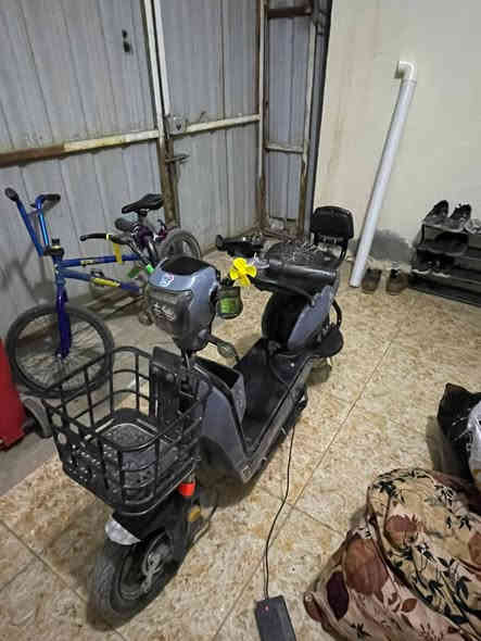 السلام عليكم
دراجة شحن حجم 14 للبيع ☘️
 بطاريات جددد
 3 سرع 💞
 سعره 250 وبيها مجال 
الي يريدها يراسلني واتساب *********** 🕸️
