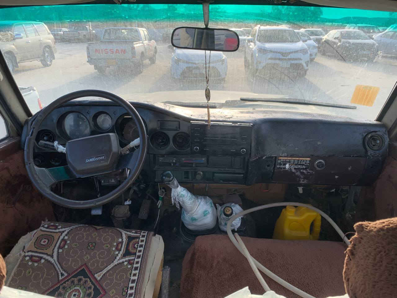 لاندکرۆز1988
ئاڕم پلاستیک 
گێڕو مەکینەی بەشەرت
3f
پێنج گێڕ تابوکە
غازو بەنزین
کارەبایی ئیشەکا
زۆر مەزبوتە ماڵی دۆستە***********
***********
