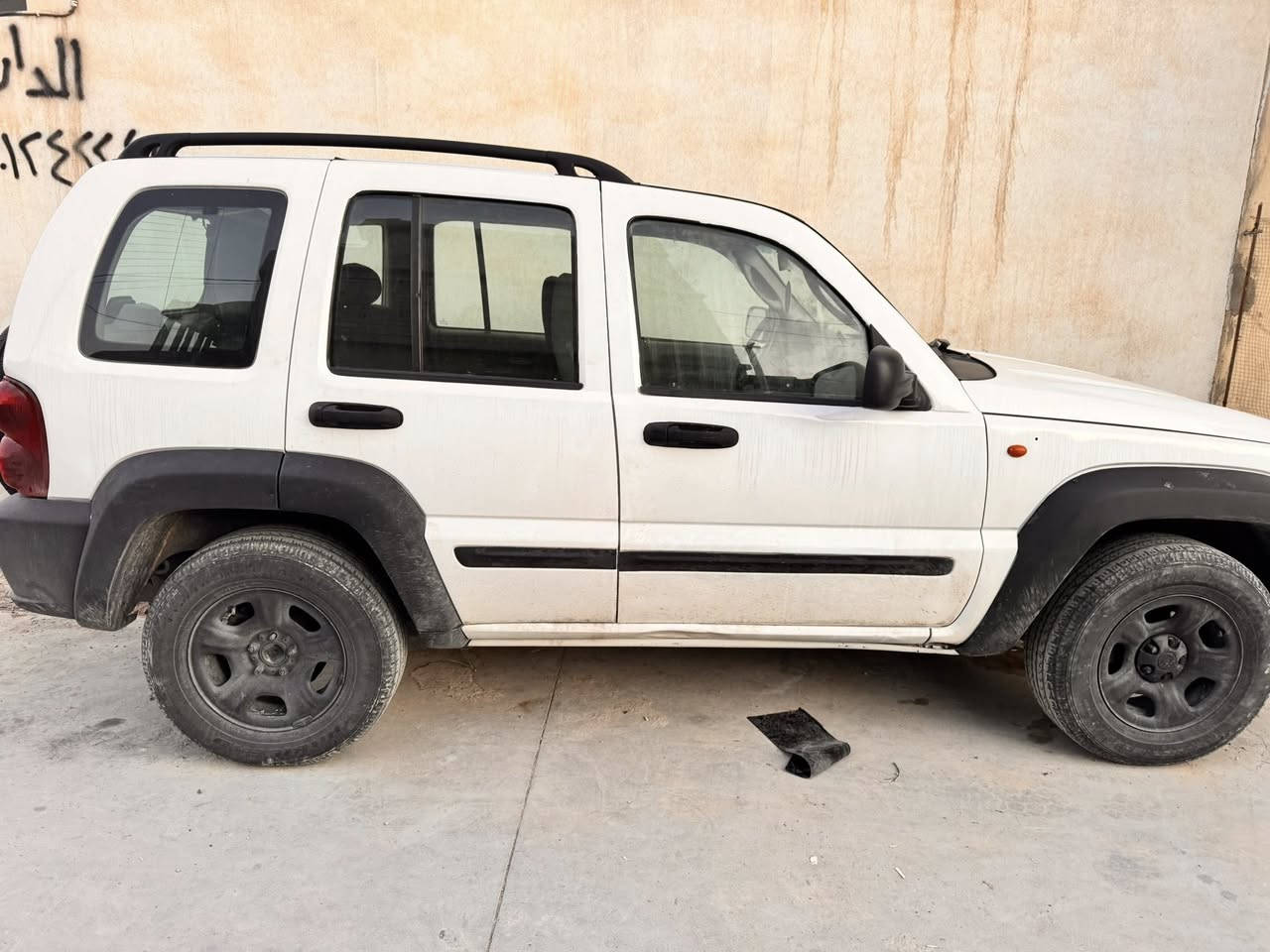 جيب لبرتي مزاد وزاره الداخليه 2004صبغ عام بدون حادث كير ومحرك بشرط فور ويل شغال سياره عليه ادامه كامله سعر 50وبيه مجالمكان كركوك ***********
