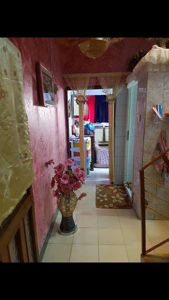 السلام عليكم جميعا للبيع للبيع فقط
بيت مساحة ١٠٠ واجهة ٥ الة ربع نزال ٢١ بناء سنة٢٠٠٥دبل فاليوم مسلح طابو ملك صرف  نظيف جدا الفديو موجود موظح البيت فرع عريض تقريب ١٥ متر عرضة  ديكور ونقش باب رئيسي موجود فقط اطلع واحد يشتغلة الك

بناء طرمة مدخل عالصالة وممر على طول بيت مدخل للمطبخ حولي بين مطبخ وصالة خدمات حمام وتواليت  مشترك وترك عرض مترين في ٣ ورة المطبخ 

طابق ثاني/غرفتين نوم كبار وممر بين الغرفتين طابق هم بيتونة وسطح عالجهتين على كبر الغرف النوم 

البيت كلة سيراميك جدران ورق جدران مغلفة مثل مموظح بالفديو السعر ٢١٠مليون وبي مجال عنوان البيت 🏠 بغداد الجديدة النعيرية الفرع مقابل مدرسة ابن سينا ثالث بيت عن الفرع للااستفسار الااتصال على الرقم *********** البيع مباشر من صاحب دار بدون دلالية
