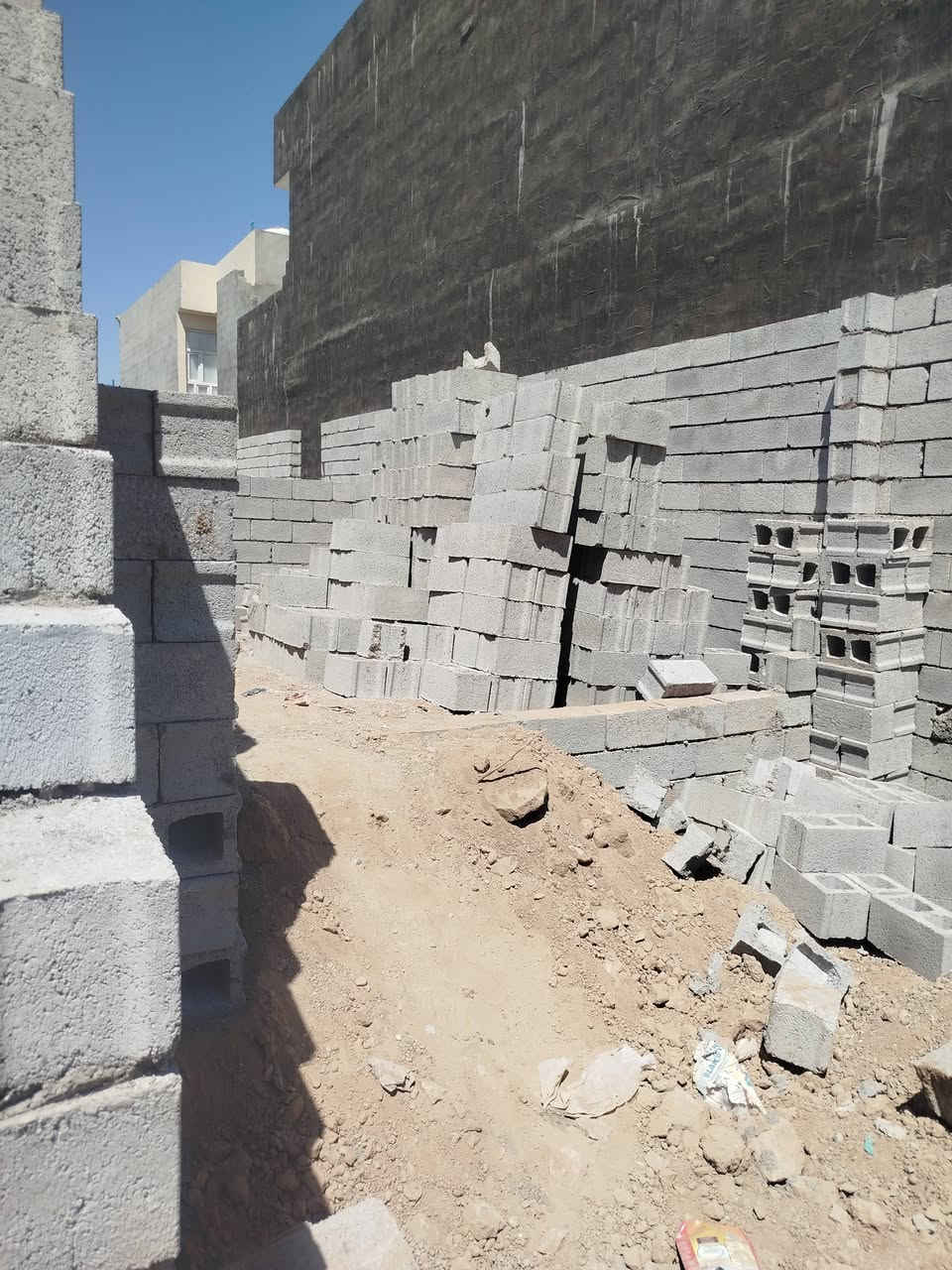 أبو أسامة الزبيدي للمقاولات العامة
🏗️ خبرة وإتقان في تنفيذ جميع أعمال المقاولات والبناء والتشطيب.
نقدّم خدماتنا بأعلى معايير الجودة والدقة، مع الالتزام بالمواعيد والأسعار المناسبة، لأن ثقة الزبون هي رأس مالنا.
✅ بناء وترميم المنازل ✅ أعمال الصب والهيكل الإنشائي ✅ الإكساء والتشطيبات الحديثة ✅ أعمال الحدادة والنجارة ✅ تنفيذ المشاريع السكنية والتجارية
مع أبو أسامة الزبيدي للمقاولات... نبني الثقة قبل أن نبني الجدران.
📞 للاستفسار والحجز: ***********
أبو أسامة الزبيدي للمقاولات عنواننا الجودة... وهدفنا رضا الزبون
