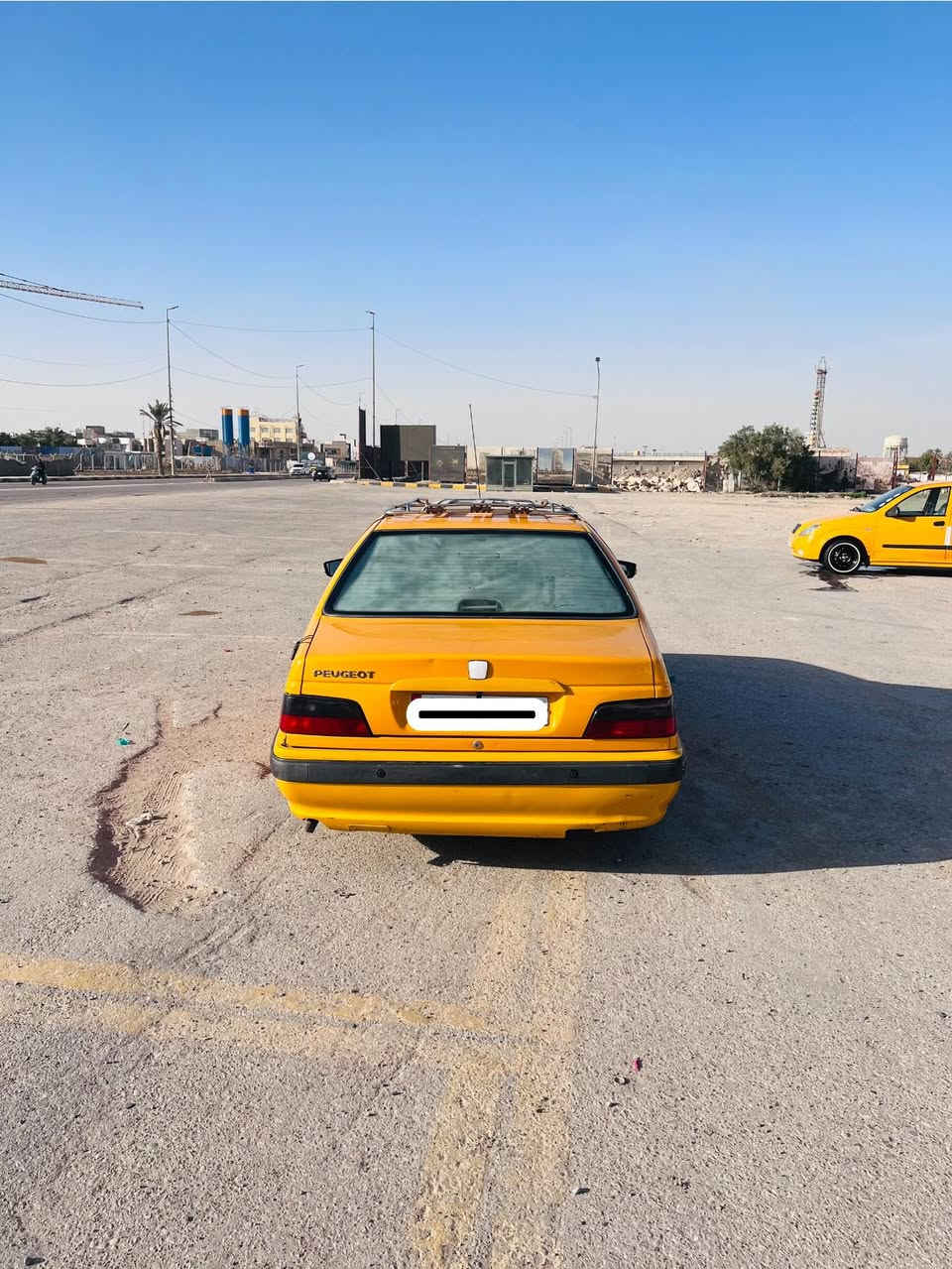 بيجو بارص
نظافه مثل الصوره واحلى 
سياره خير من الله وبأسمي 
تبريد + تخم تاير + باتري +مشط + عيَنه ويصينيه + كله جديد 
تفاصيل اكثر التواصل عالواتساب فقط 
او الاتصال ع الرقم ***********
