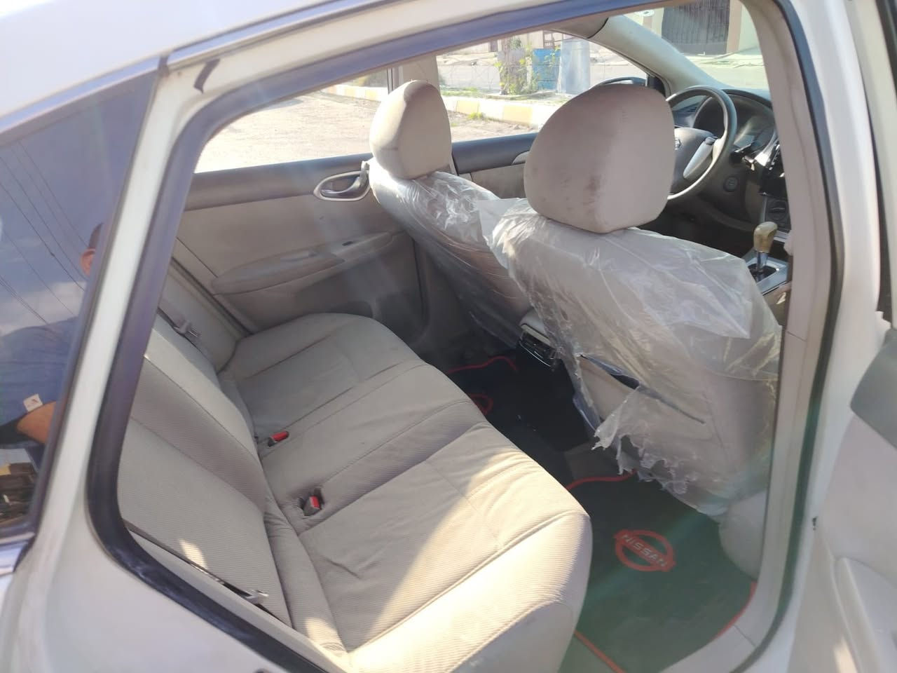 السلام عليكم
سنترا 2015 خليجي
جافيه على جهت السايق وبيها بارد بل جها الثاني ومصبوغه عام شرط
كير محرك شرط 
وكاله تحويل شرط
هزه جديد سنويه جديد 
رقم دولي اربيل 
صدر جديد 
سياره ترايك وين متريد
مكان تكريت 
***********
السعر ٨٨ وبي مجال
