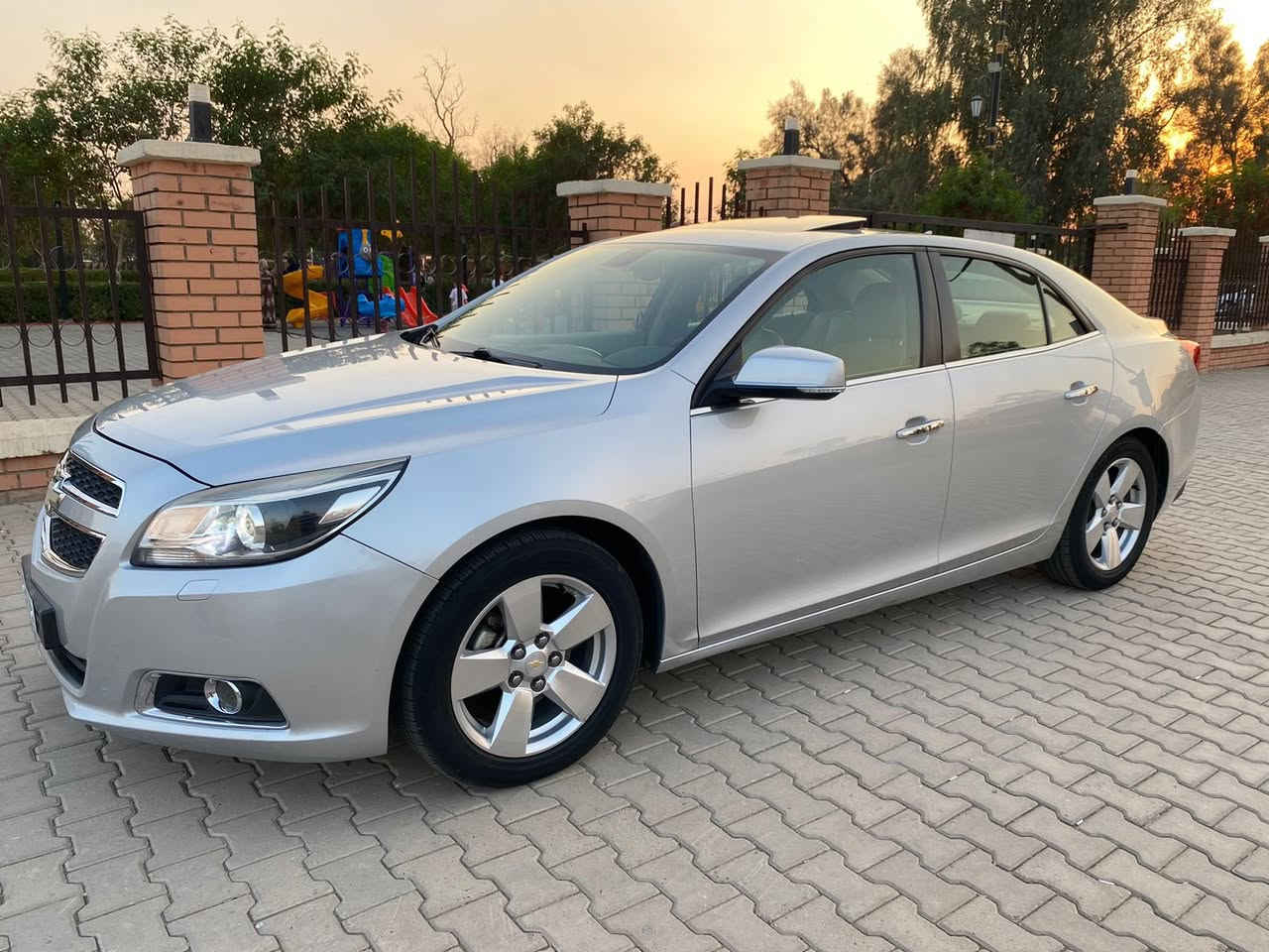 ماليبو 2013 خليجي وضع الشركة 🪬
السياره قطره صبغ مابيها شخطه مابيها 

ما باقي هيج ماليبو نضيف بل سوك 

محرك 2400 المرغوب كلش اقتصادي 

گير محرك بشرط كلش جديد لا صرف لا بخار 

مواصفات LTZ فول واحد على واحد 

كشنات جلد + كشنات كهربائي + لايتات زينون 

سلايت + اشاير بل مري + بلاجكتورات 

شاشه قاصه + كامره دوار + هندبريك بصمه 

رقم سليمانية رقم سنويه كله جديد لحد 2030

السياره برغي نقص مابيها جاهزه للاخير 

العنوان ~ كركوك 📍

السعر ~ 120 وبيها مجال 💵💸

الهاتف ‭ ***********
