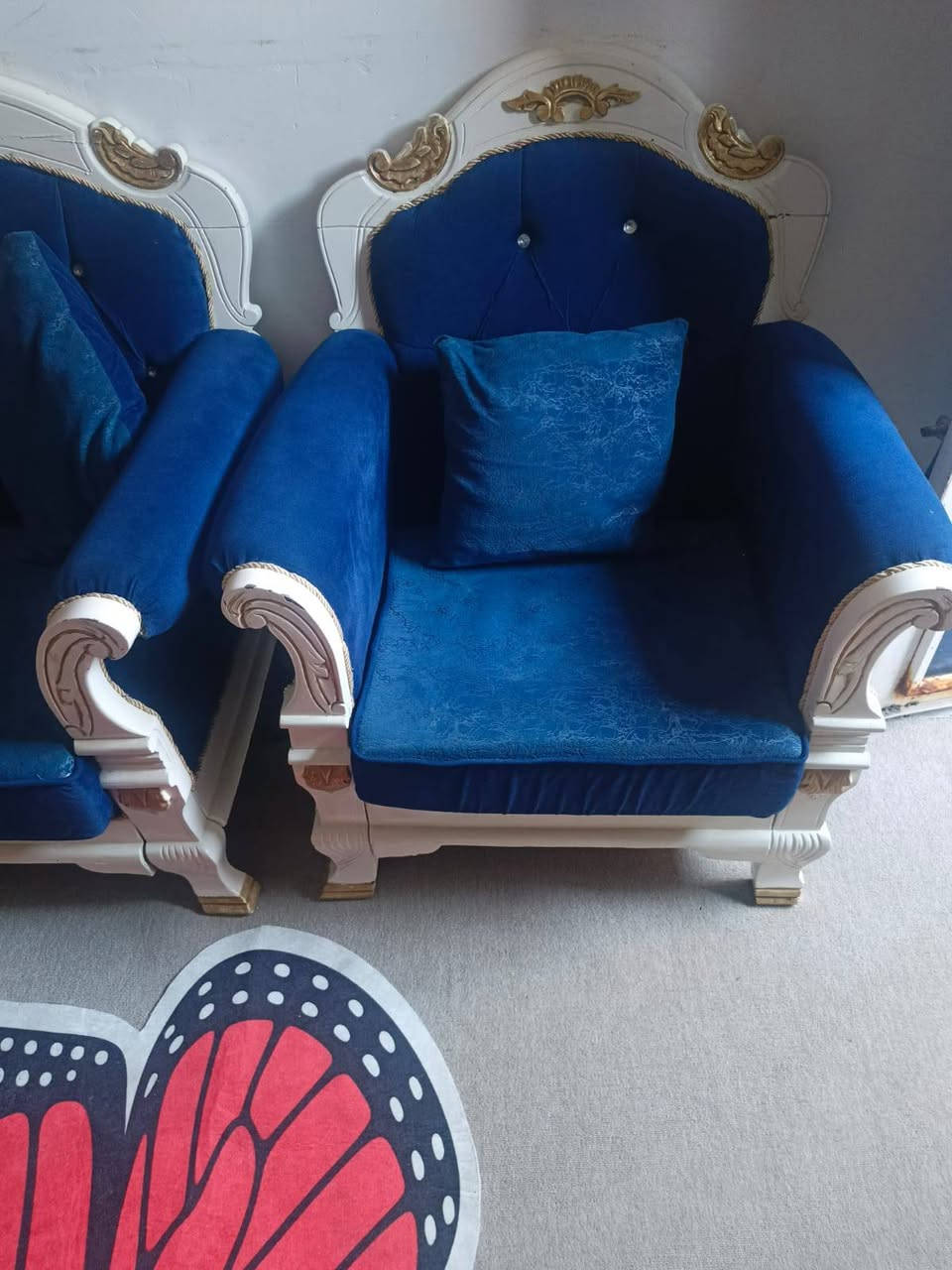 تخم تسكام درجه اولى تفصال مفصلينه عشر مقاعد ويا كوشات  العنوان كوت الخاجية  السعر ٣٥٠ وبيه مجال ***********
