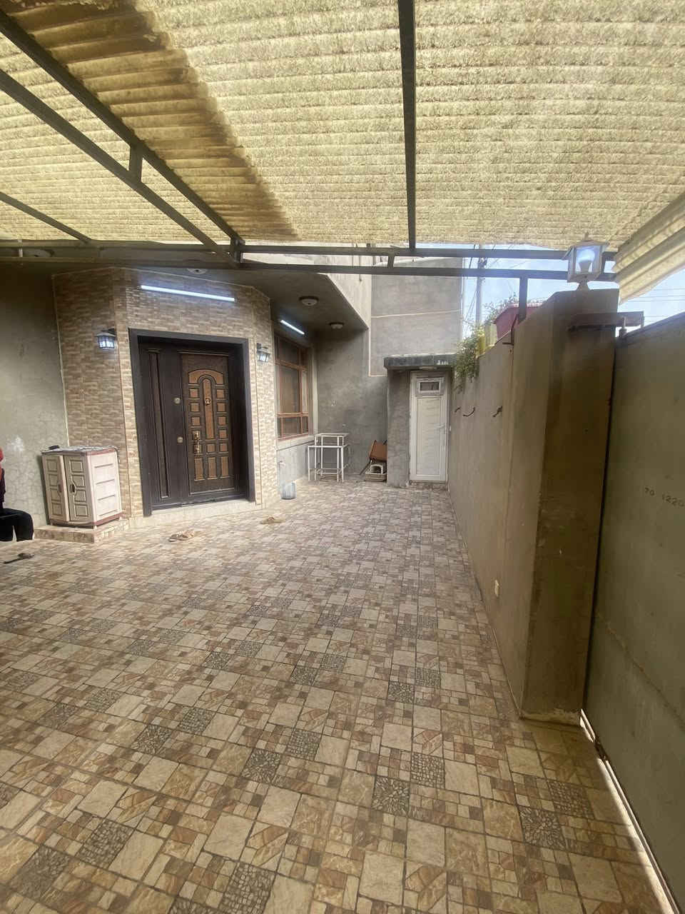 🏠دار طابو ملك صرف
 موقع مميز للبيع
____________
المساحه:-200م
الواجهة :-10 م
____________
📍الموقع :-حي الواسطي
قرب مجمع المدارس
———————-
بناء 2016
____________
💸السعر :علق تم يوصل السعر
____________
يحتوي الطابق الاول على:-
كراج +استقبال +صحيات خارجي و داخلي
مطبخ+هول +غرفتين نوم
____________
يحتوي الطابق الثاني على:-
بيتونه فقط
____________
للاستفسار اكثر الاتصال
***********📱
____________
نستقبل جميع العروض 
🏠السكنيه  🏛️التجاريه
