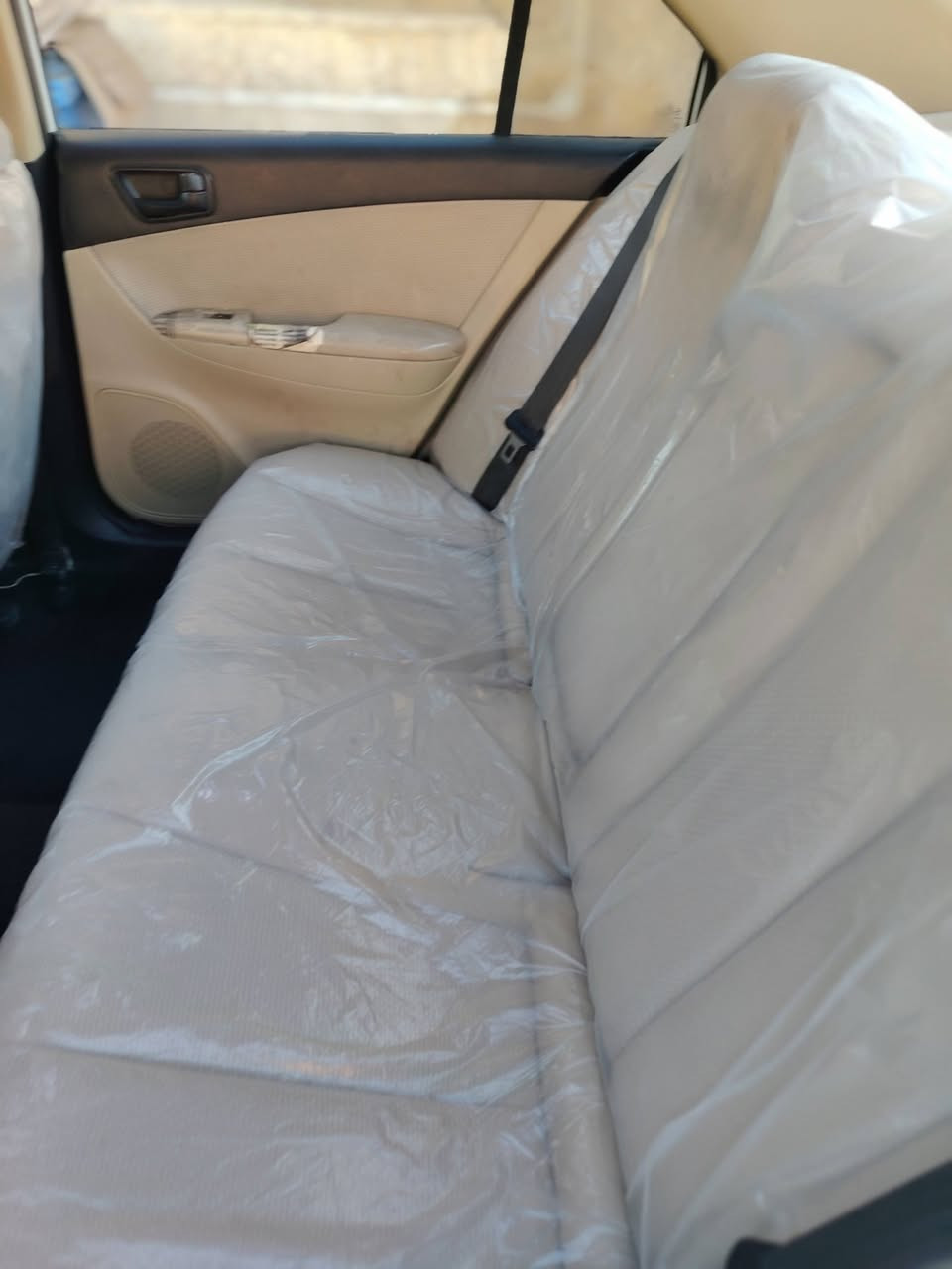 سلام عليكم سياره سوناتا موديل 2010 خليجي  سياره بيها صبغ بنيد باقي سياره مكفولة من كلشي تخم تاير باتري جديد مكينه وكير حداديه كامله نقص برغي ما بيها سعر 128 وبيها مجال رقم بغداد عنوان بغداد رقم الهاتف ***********
