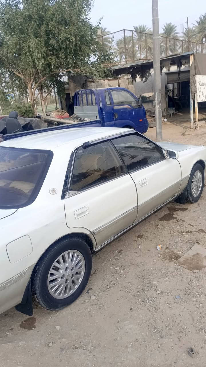 شيزر مديل 1990رقم دولي ب اسمي سنويه ل28 
كفاله من الكص وكافة الاصوليات وماعليها ولا ربع
سياره نضيفه مكينه وكير وحداديه كفاله
دواخل مدوشمه وبچيس تخم تاير كهربايات كلها شغاله سياره مال جناي كبل لشارع ماناقصه برغي لتواصل ***********
 السعررر.  (        38      ) العنوان نجف كوفه
