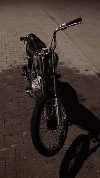 سلام عليكم دراجه البيع تعميير 25 وشاصي 16 وراق صولي مكاني دوانيه رقم *********** السعر 575 وبيها مجال
