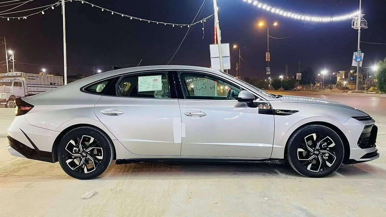 السلام عليكم
سوناتا 2025 فئة SEL
ماشيه 16 الف ميل 
سياره بصمه 
فول حساسات 
نقطه عمياة
تحكم وضعيات قيادة
اوتو هولد
تحكم ستيرن جهتين
قيادة ذاتيه
سايد بريك كهرباء.
تحكم تبريد لمس
حساس تضليل مراة وسطيه
كشافات
عدادات الكتروني
سستم سماعات 12
حادث مرفق بالصور…
السعر 191
***********
مكاني بابل تحويل مباشر
