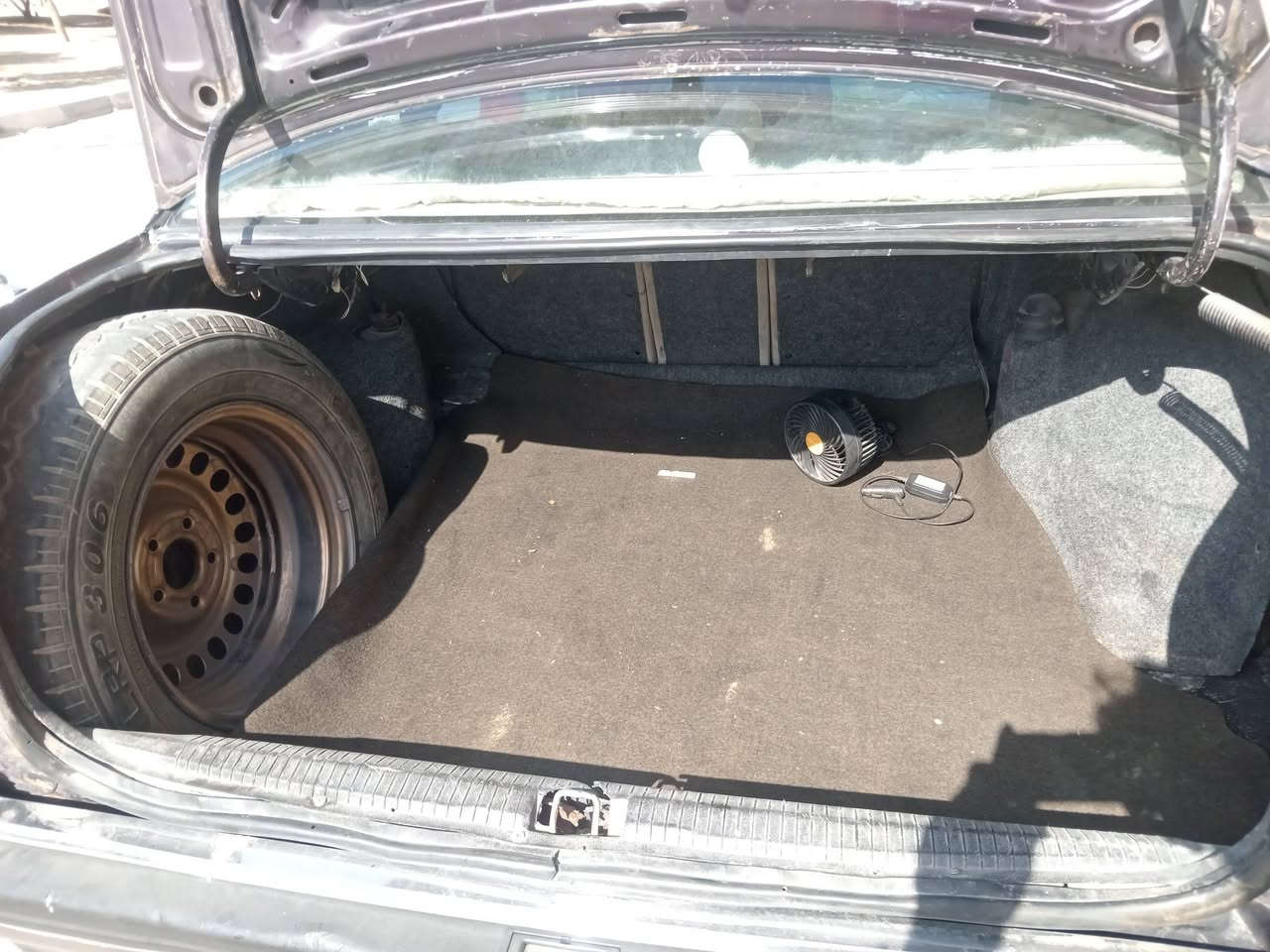 السلام عليكم اوبل لبيع موديل 92 محرك 2000 كير عادي رقم انبار انكليزي عنوان خالديه سعر 32 ***********
