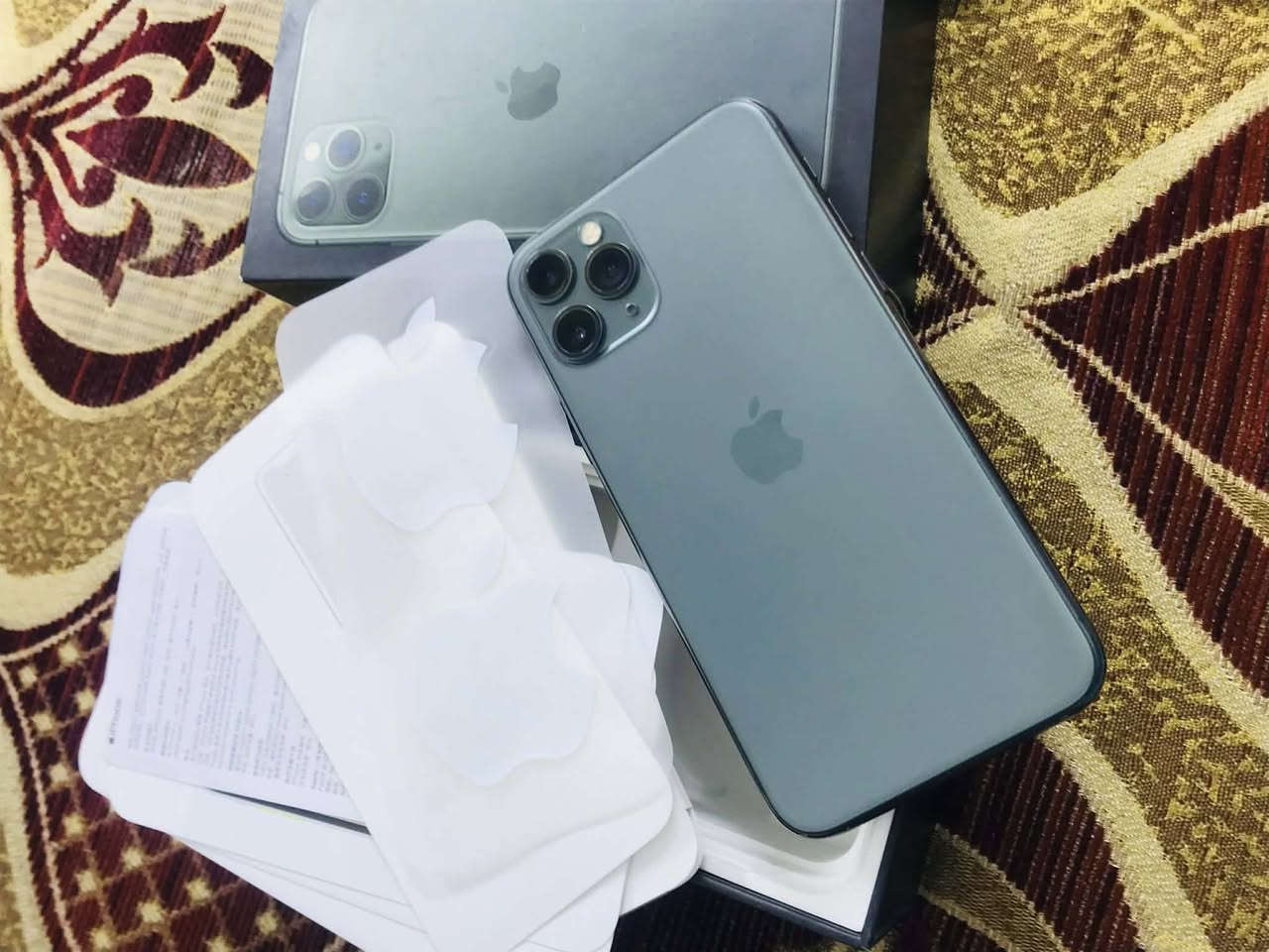 11 برو الصغير كامل ملحقات الاصليه مبدل شاشه وبطاريه شرق اوصط عربي دبل شريحه ( *********** فقط اتصال او واتساب ) مو شراي لا تعبني
