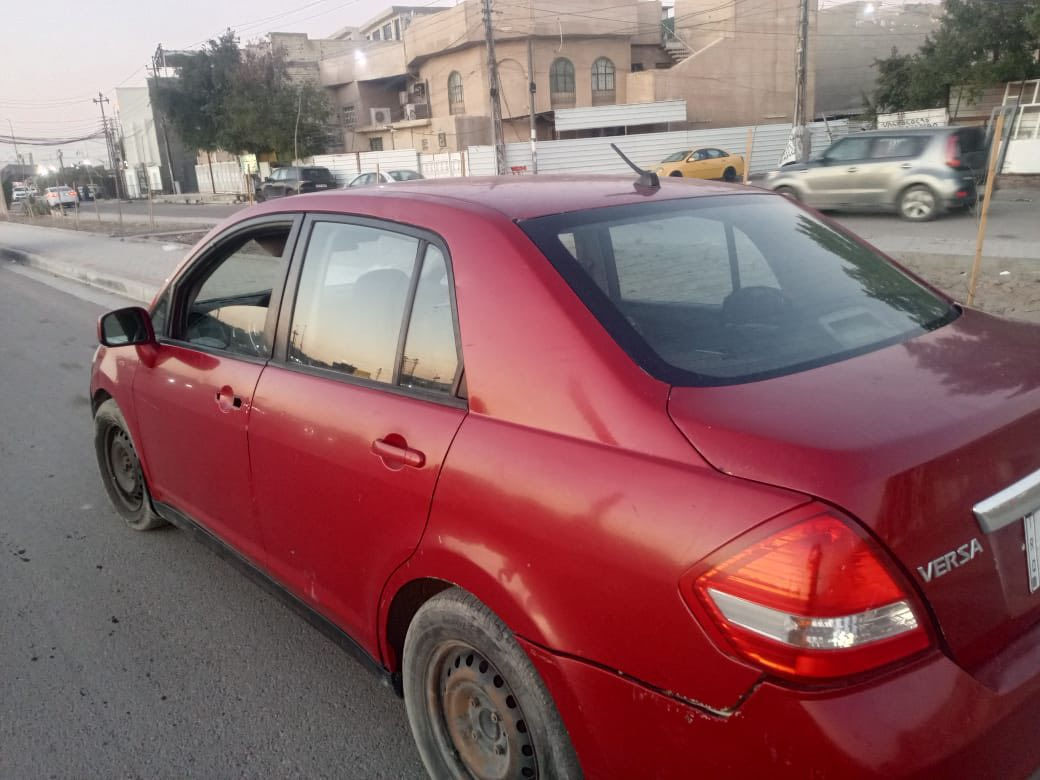 نيسان فيرسا2010
النظافه وسط المحرك زين مابيي تبخير الكير البك ميرجع  الصدر وسط 
حادثه جاملغ خلفي السياره يحتاجها ترتيب 
السنويه اصدار جديد باسمي السعر58وبيه مجال 
مكاني بغداد حي الجهاد

***********
