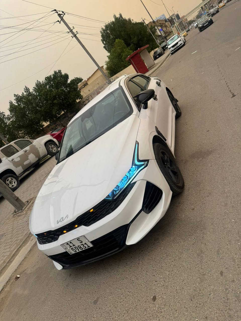 للبيع  k5 موديل ٢٣ مكينه ١٦٠٠ تيربو كامله من أي نقص الحادث جاملغ وبنيد وهنا بل عراق قطعتين بدون دواخل مكانها بغداد حي العامل متوفر واتساب ***********
