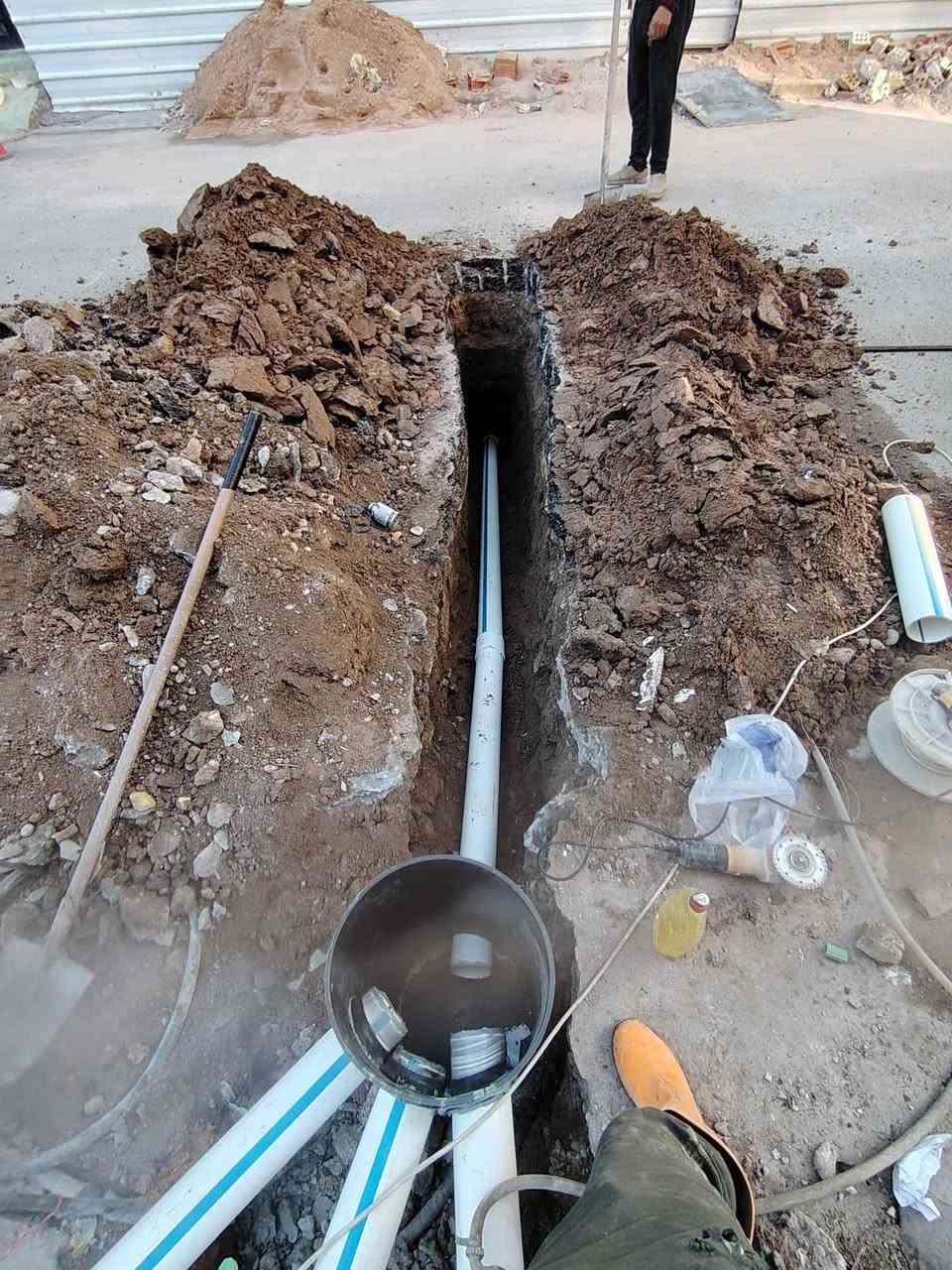 السلام عليكم مستعدون بسحب الماء والمجاري وتصليح كافة الكسورات لجميع مناطق بغداد ***********
