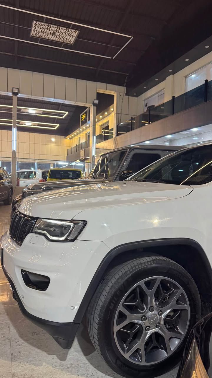 jeep 2021 limted harlem
فول مواسفات کوشن سارد و گەرم سوکان هیتەر رادار ئاوێنە پێش و پشت حەساس پێش و پشت کامیرەی دواوەی هەیە بێ سبوخ بێ لێدران یەک جێی پیدیئار و دو پەنجە کارتی هەیە تحویل غرامە گێر مەکینە بە شەرت v6 3.6litre
*********** أربيل, العراق
