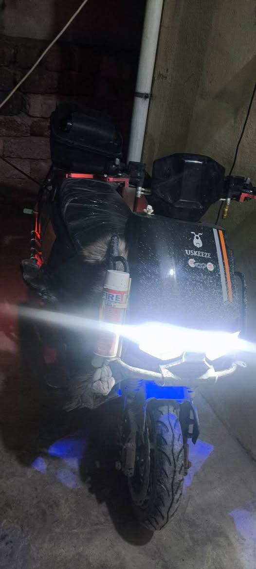 ماطور شحن لل بيع ست باتريات6 صرعه 90 بي ضربه بل جملق الكدام الشاري راسلني خاص او وتساب إذا رقمي *********** السعر 850 بي مجال وذا عندو فضاي يراوس حسب القناعه
