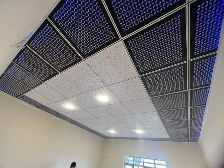 السلام عليكم يوجد صباغ شغل درجه اولى 100% الشغلعين كدام عينك واجهات وداخل المنازل وكرستح وسقوف الثانوي والديكور اللي هو البديل الخشب وبديل الرخام نعمل بكل المحافظات استفسار على هذا الرقم ***********
