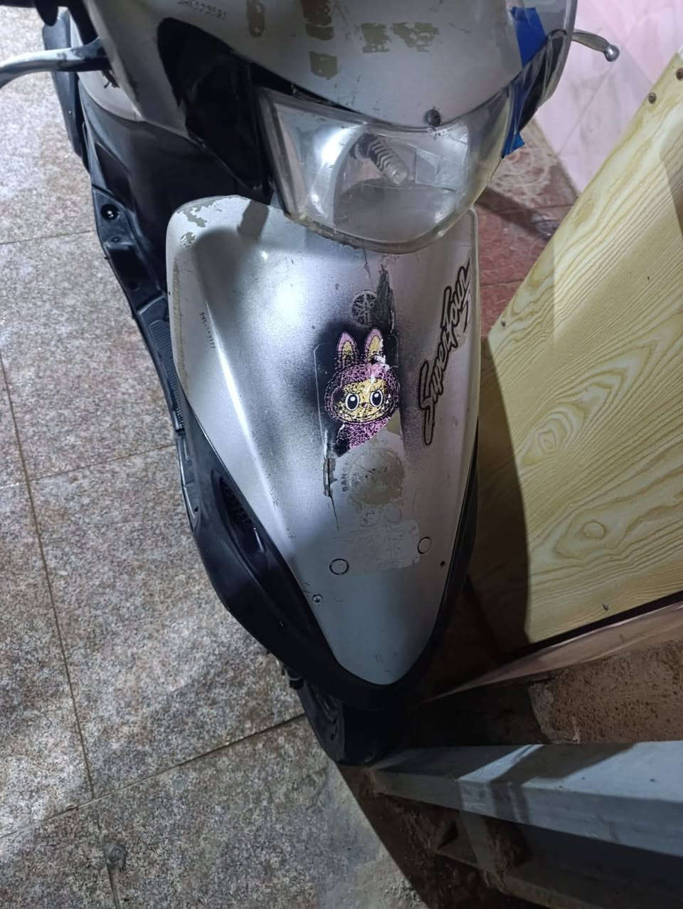 سلام عليكم ماكس قجمه دراجه مختمه مامفتوحه تعال وجيب ابو خبره وياك دراجه نضيفه مال جاني ٤٠٠ وبيه مجال لشراي متوازي عله بيعتهه هاذ رقم ***********
