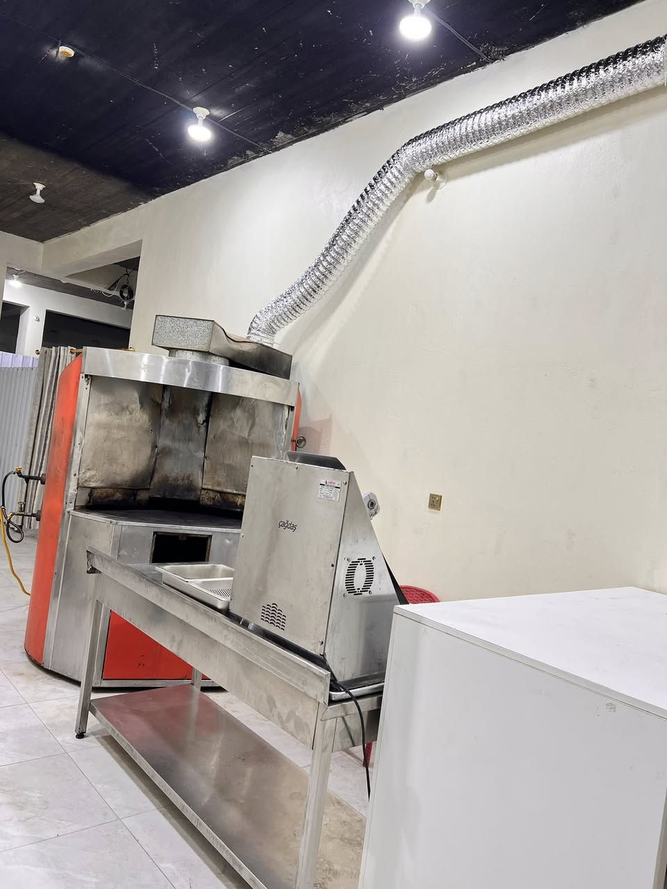 سلام عليكم أغراض مطعم لحم بعجين للبيع فرن غاز كهرباء دوار ايراني ثقيل الأصلي ، فتاحة عجين ،ميز ستيل ماركة ميكائيل 2متر ،عجانة 25 كيلو     ،ثلاجة كبيرة تبريد ممتاز لكن كشر وسط ،ميوزه مع كراسي الاسعار :-الفرن 1300
فتاحة عجين ب300
عجانة 250
ميز 250
مكان كربلاء


**إذا كنت صاحب هذا الإعلان وتريد حذفه لأي سبب، رجاءا أرسل رسالة إلى الدعم الفني**