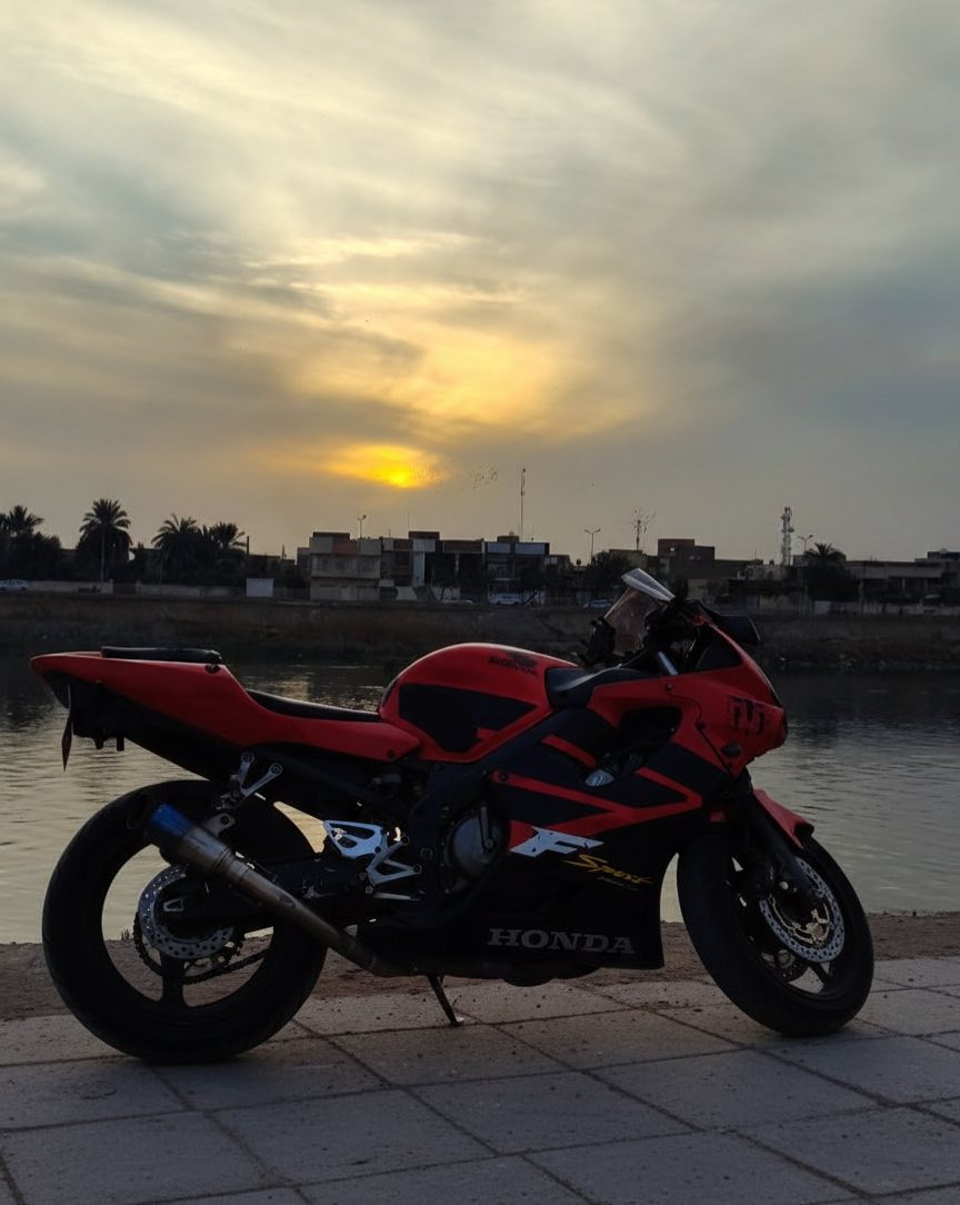 للبيع دراجة هوندا F4i موديل 2004 🔥
السعر: 24 ورقة
الأوراق: أصولية كاملة وجاهزة للنقل
الحالة: نظيفة وحلوة، ما تحتاج شي
المحرك والشغل مضبوط
مناسبة للاستخدام اليومي أو للمهتمين بالدراجات الرياضية
الجاد فقط يراسل خاص.
نقصة دبل خلفي وموجود بس ما شادة


**إذا كنت صاحب هذا الإعلان وتريد حذفه لأي سبب، رجاءا أرسل رسالة إلى الدعم الفني**