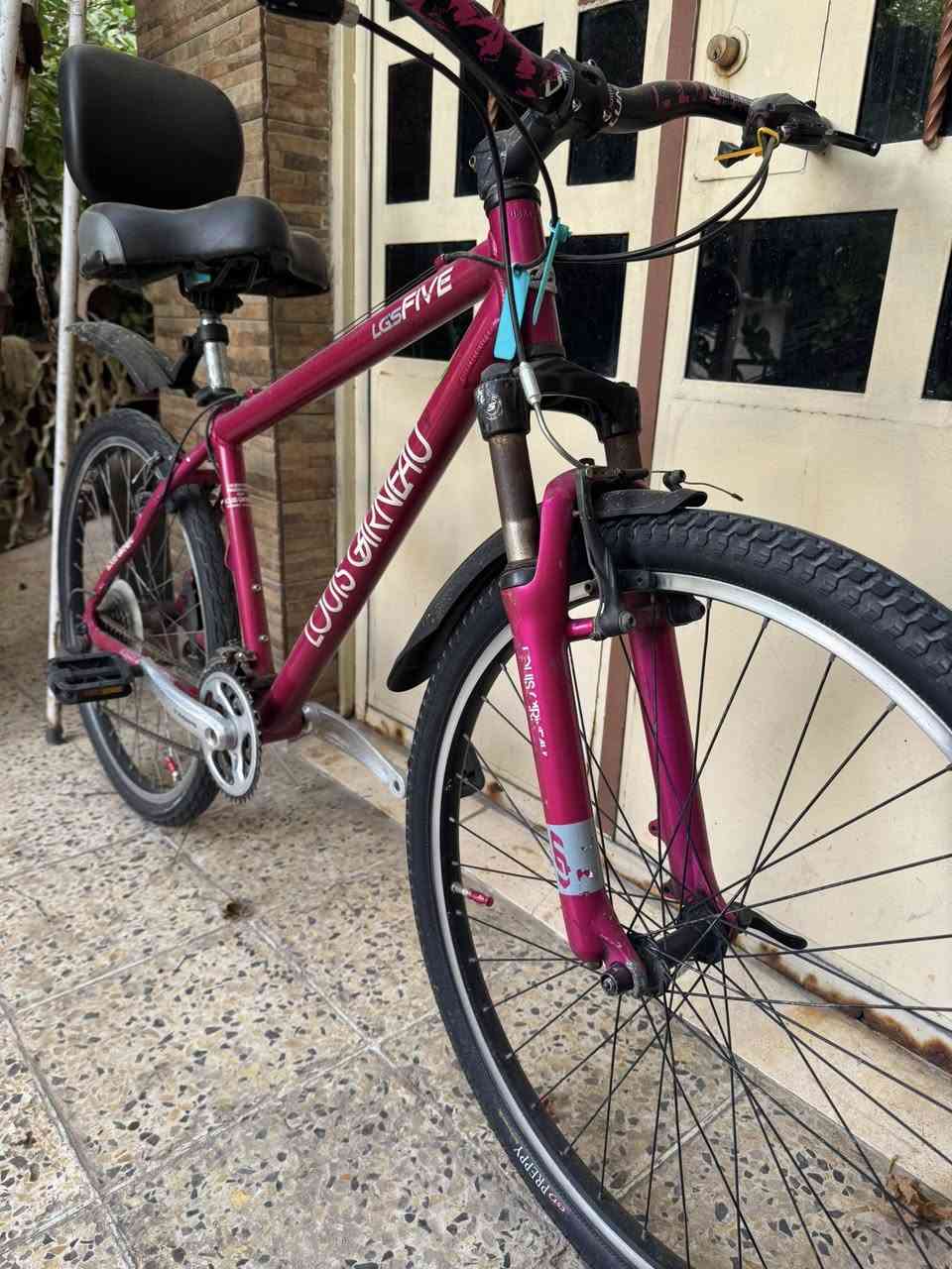 لويس المنيوم كندي جدا نظيف
مكاني بغداد الشالجيه

***********
