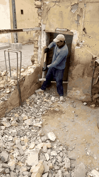 تصعيد مواد بناء • نقل اثاث • إزالة أنقاض