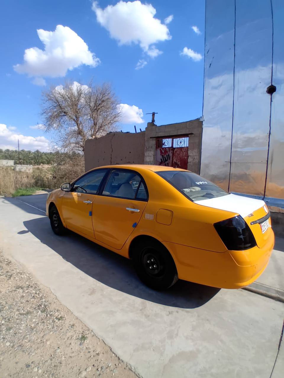 جيلي موبل 2013 رقم بغداد مشروع وطني سنوية لل30 شرط التحويل تخم تاير وگير محرك كله شرط  بيها طخه جامرلغ امامي ومعدلة  لايت زنون الهزة بعدها لشهر السابع  مكاني ديالى جلولاء للاستفسار الاتصال ع الرقم ***********
