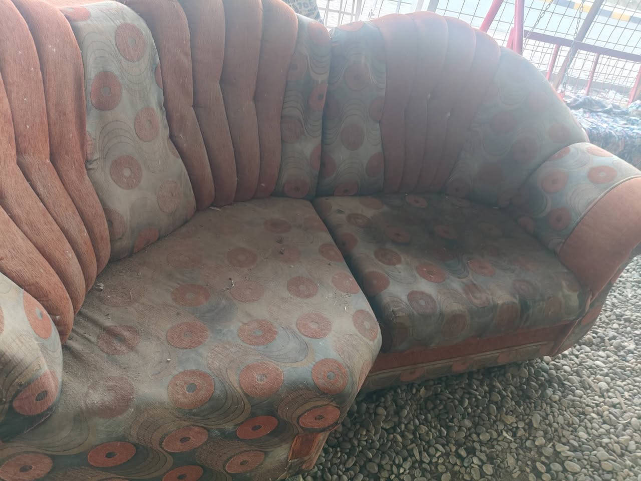 غراض نظيفه للبيع العنوان كياره للاستفسار الاتصال على الرقم التالي ***********
