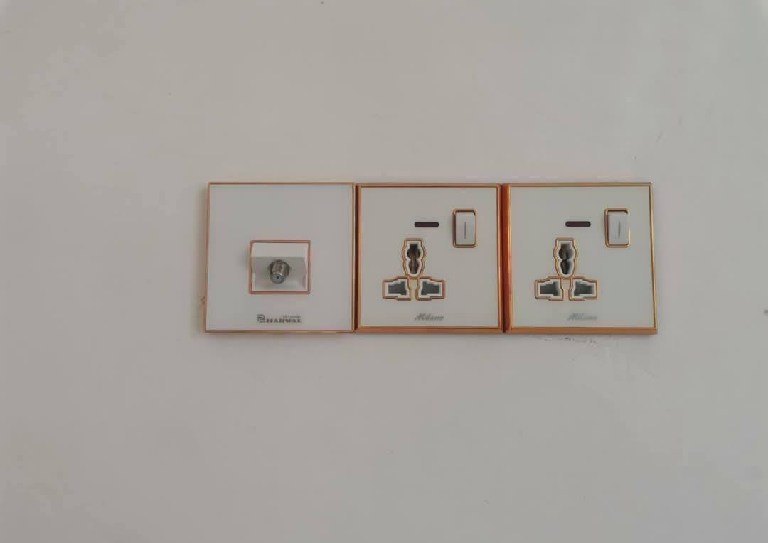 تأسيس كهرباء عمل درجة اولى
النقطه السيمز 3 آلاف
البوري 5 ونصف
عمل درجة اولى والتزام العمل داخل النجف فقط
العمل مجانا للفقراء والغير متمكنين واني خادم
***********
