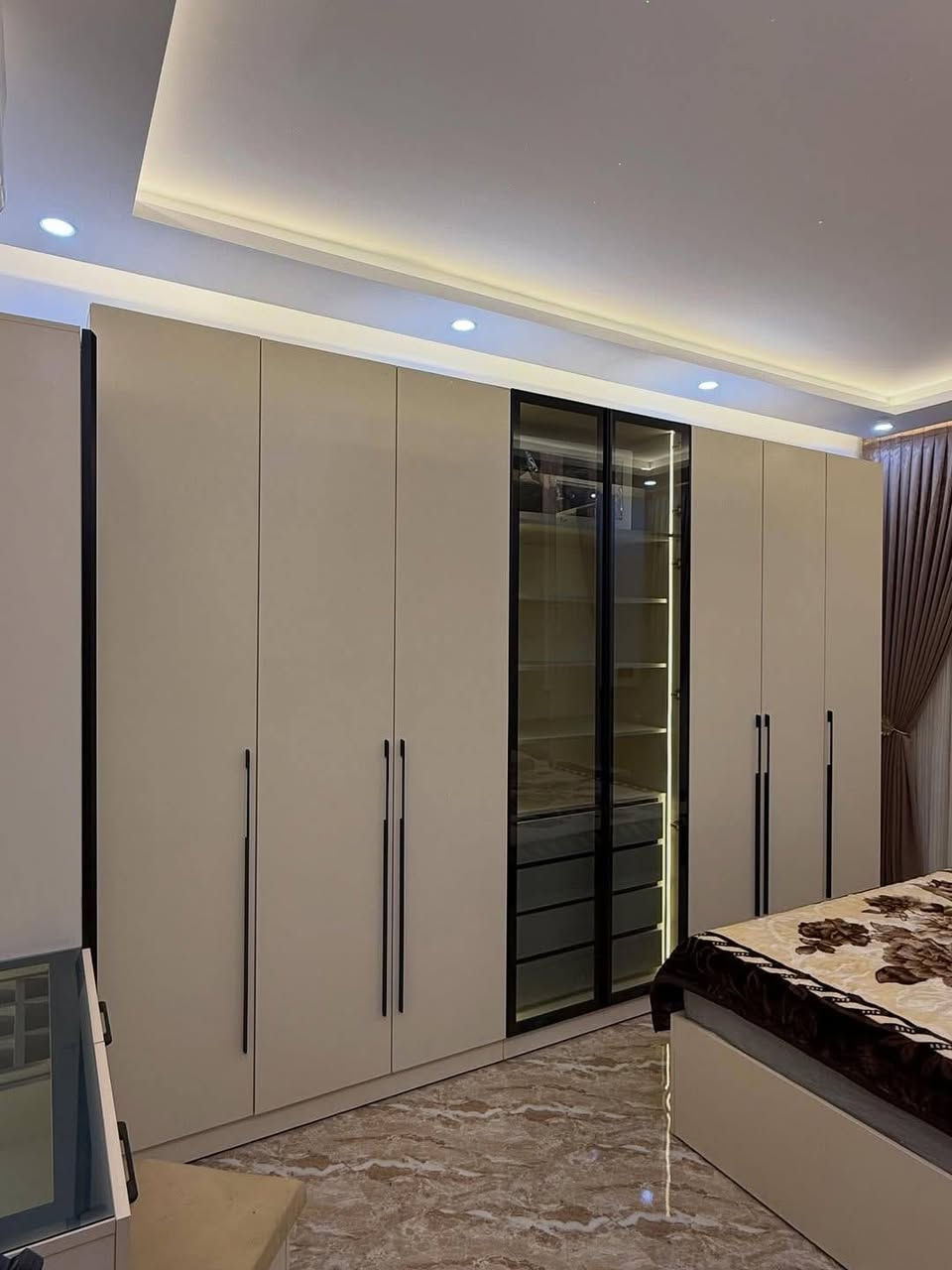 عرض خاص مده 10 ايام بس 😍
..صار سعر متر دريسك روم (225) الف 
✔️ مميزات العمل:
✅خشب mdf تركي 
✅ نظام كابينات عملي
✅ مواد درجة أولى
✅ تفصيل حسب القياس
✅ تنفيذ وتركيب داخل بغداد
✅نقل مجاني 
✅كادر مخصص للقياس موقعي
✅سكك مجرات ثقيل
✅نرمايد ثقيل درجه اولى 
✅عمق 55،60
✅مقابض من اختيار الزبون 
✅لون من اختيار الزبون 

📞 للتواصل: ***********
