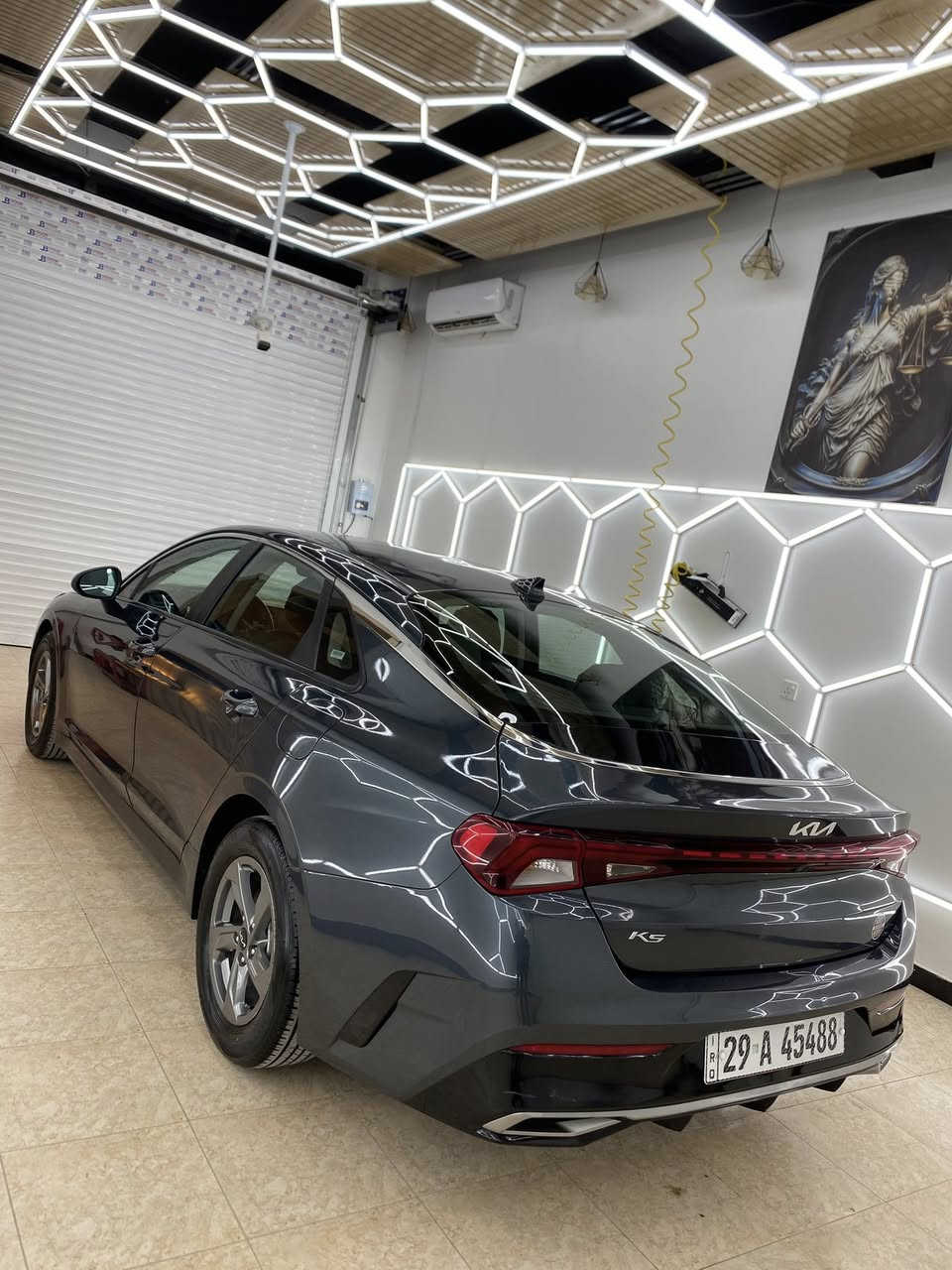 موديل 2022 K 5
سيارة استخدام شخصي مواصفات 

فوول من عدا الفتحة والجلد 

مكينة 1600 تيربو🚀

كأمره دواره 

حساسات جانبية ""

قيادة ذاتية 

تشغيل عن بعد 

توقف ذاتي 🛑

ثلاث وضعيات قيادة ،،،

حادث امريكا جاملغ وبنيد جاملغ صفحة السايق .

رقم واسط السيارة حرة تحويل ثاني يوم 

العنوان واسط الكوت مركز المدينة 

السعر 162 وبيها مجال 

***********
