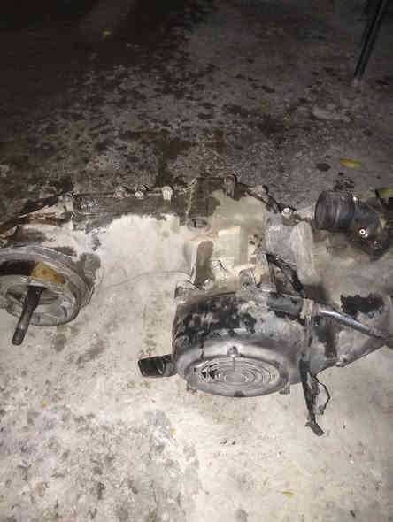 السلام عليكم طابوكه كابريتر  كامله هيه والملف والسوادات والبنزات بس لاطشه لاطشه يعني مااعرف شبيهه السعر 100 المكان المحموديه ***********
