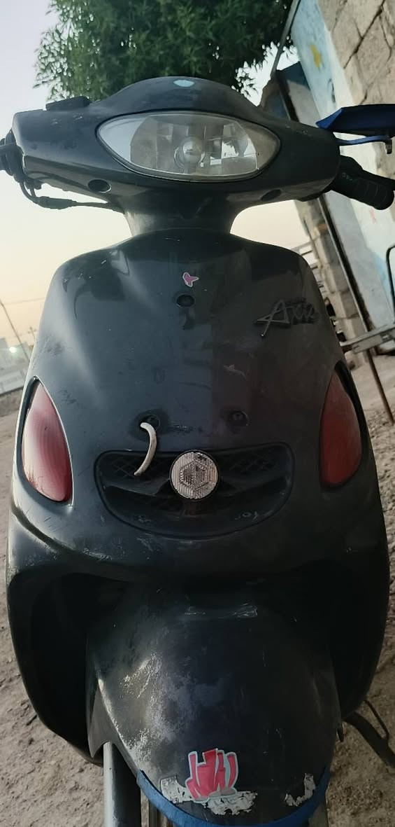 سلام عليكم دراجه البيع كزز ميه
كهرباءيات كله شقاله دراجه توهة مجفته 
عنوان الرفاعي السعر 300
وبيهة مجال قليل رقم ***********
