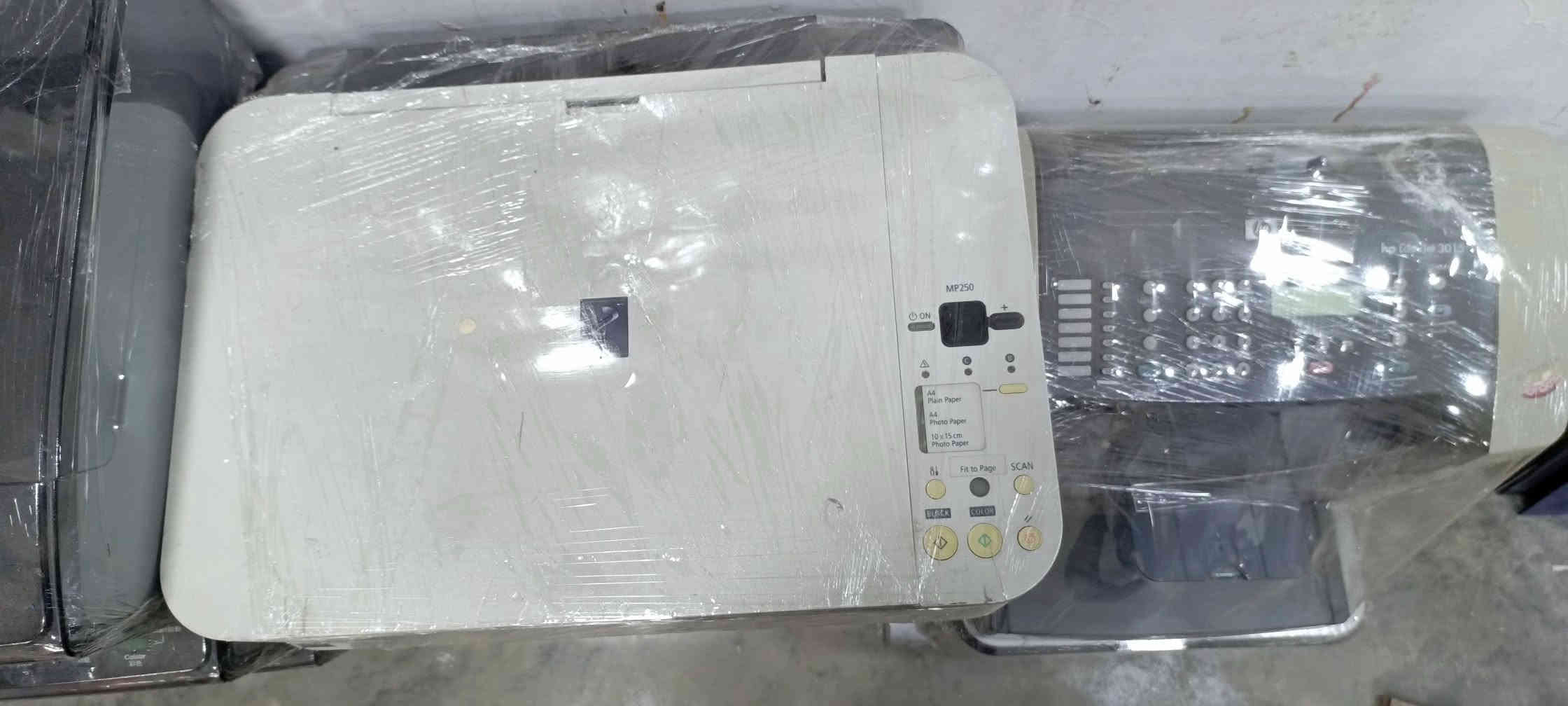 السلام عليكم
متوفر طابعات مستعملة نضيفة
الكمية خير من الله
العنوان الديوانية 
***********
