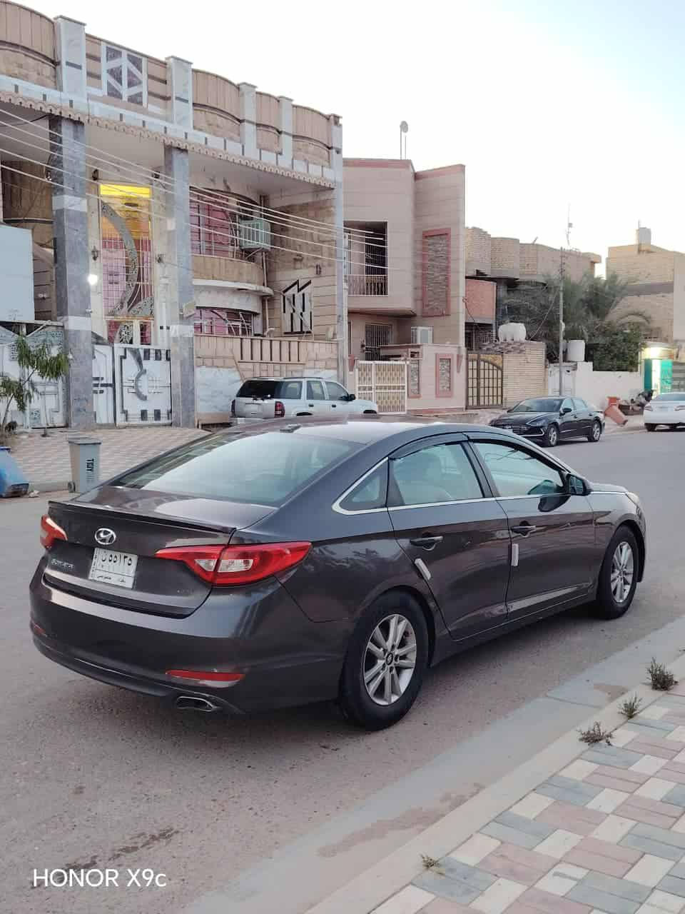 السلام عليكم سوناتا موديل 2017للبيع  رقم بغداد الماني تحويل ثاني يوم وارد امريكي حادثه بنيدل مبدل بدون دواخل وبيها ثلاث قطع صبغ وباقي كفاله مكينه 2400وكير وحداديه وتخم تاير وكهربائيات مكفولات سياره كل نقص مابيها جاهزه السعر 113وبيها مجال حك الجيه ***********مكاني كربلاء مكلف بلنشر
