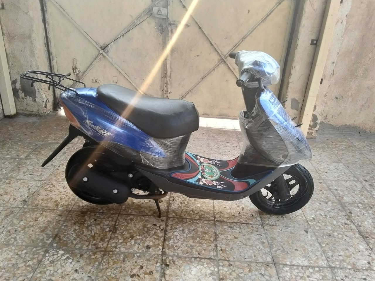 سلام عليكم متاح دراجة ساسوكي مكفولة كفالة عامة شغالة كله سلف هندر سعرها 400وبيها مجال الشراي يتصل ***********
