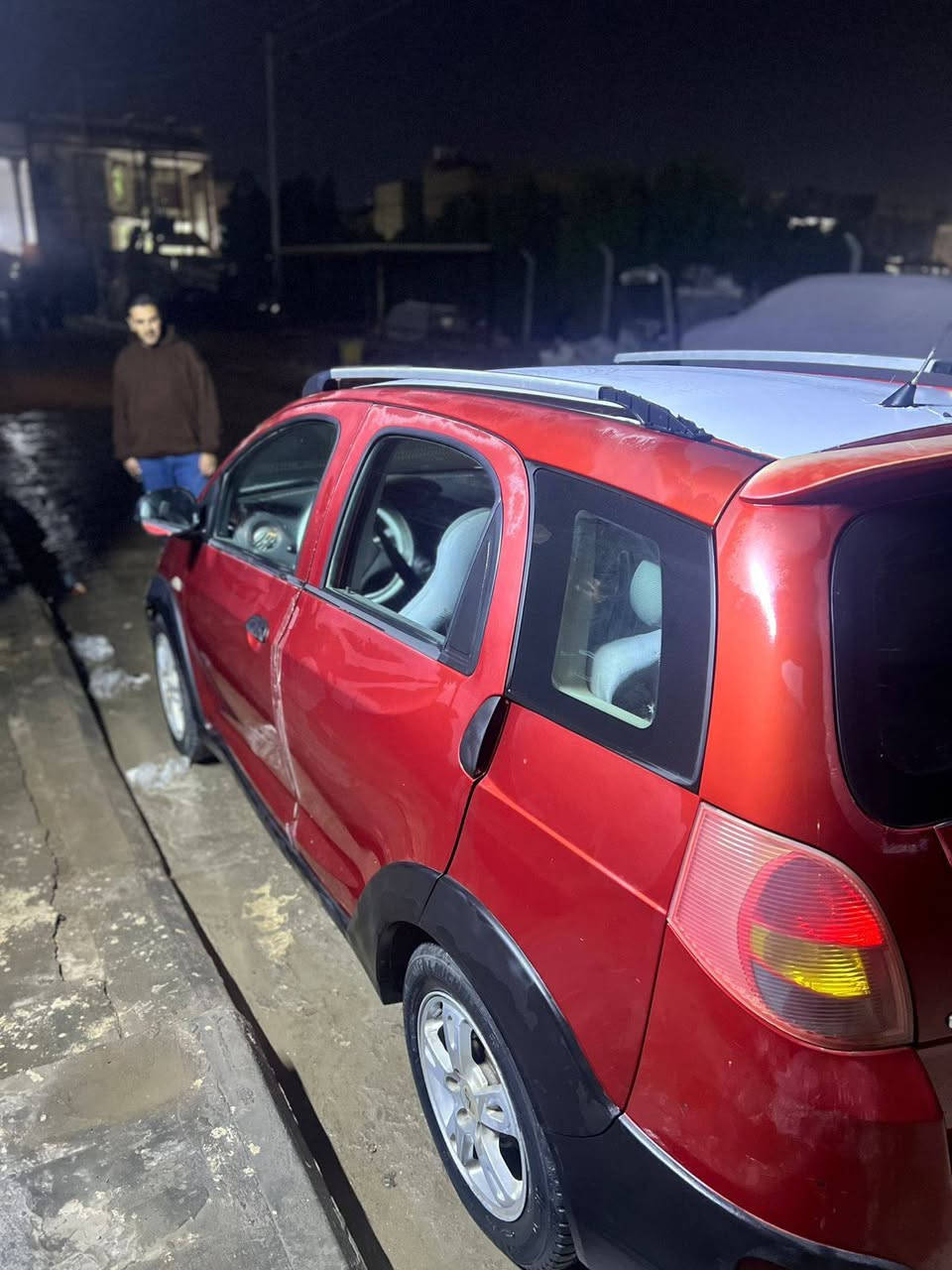 شيري x1
سيارة نضيفه مكفوله عام من الضربه 
والصبغ وكفاله محرك 
سيارة مثل ماموجوده بلصور 
رقم نگليزي باسمي 
ناصريه مركز سعره 40
***********
