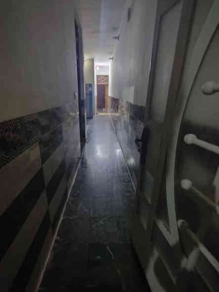 الدار للبيع مساحه 100 متر عنوان بغداد الزعفرانيه شارع مركز الشباب ثالث فرع على يسار خدمات كهرباء وماء وتبليط الاستفسار اتصل على الرقم ***********
السعر 160
