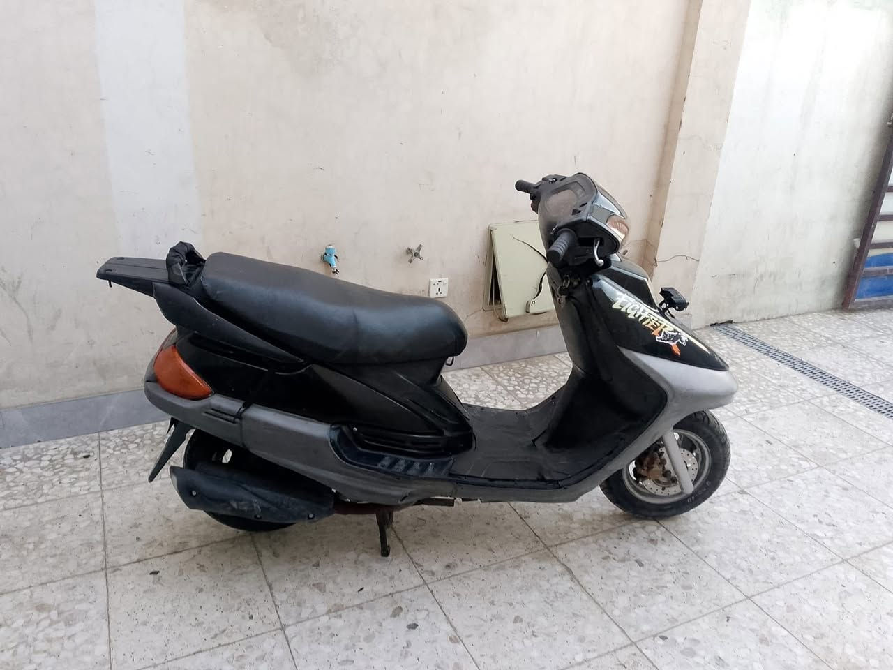 دراجة فضائي سرعتها 100 ياباني ام البليته مكينتها حيل ناعمه ابلاديه نكره سلف هندر كهربائيات كلها شغاله اوراقها كامله السعر 300 العنوان الشعب التلفون ***********

