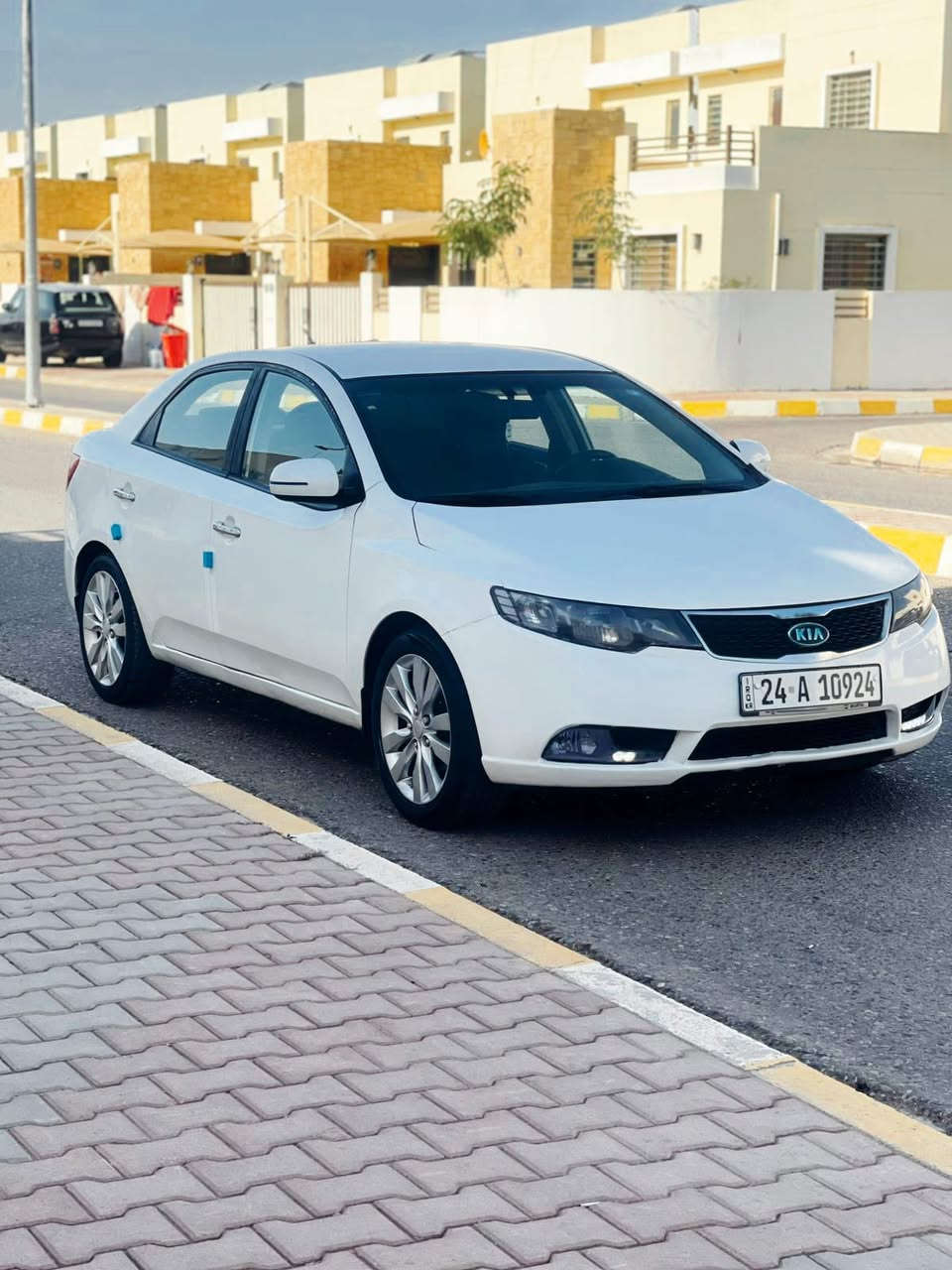 سيراتو 2013 للبيع مكفولة بسعر مناسب 104 وبيها مجال بسيط سياره جاهزه من كلشي كير مكينه صدر تبريد تخم تاير   
رقم هزه كله جديد مكان السياره تكريت مجمع بيتي 
***********
***********
