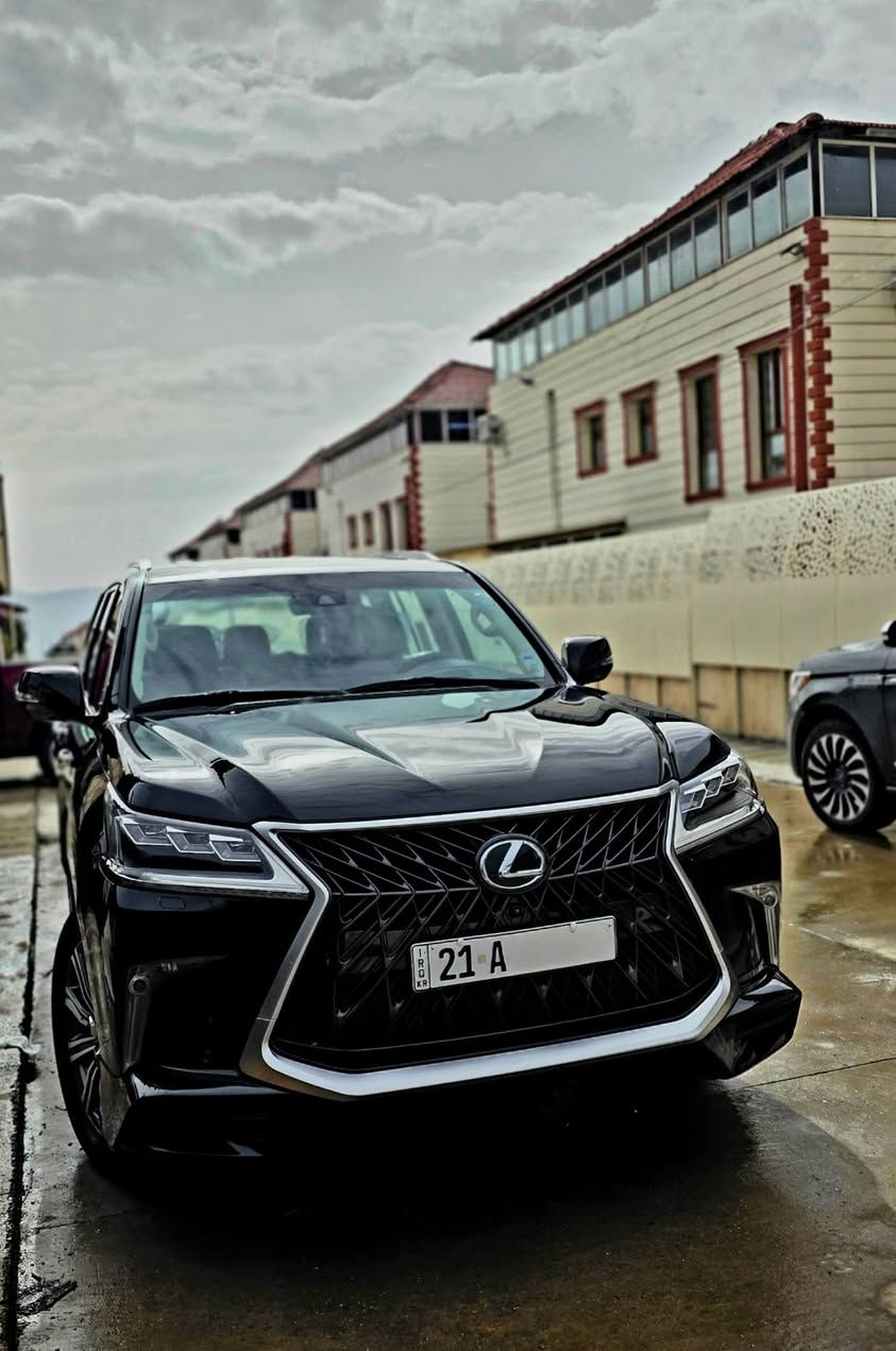 السلام عليكم
للبيع
               Lexus Supersport 2017                  
لون اسود ملكي ممشى قليل ١٢٣ الف كم حقيقي، بريمي 
معروفة مواصفات الليكزس 
فول مواصفات داخل جلد اصفر بالجيس 
كشنات كهرباء تدفئة و تبريد امامي و خلفي و ميموري
جكات هوائية
داتاشو 
رادار امامي و جانبي
مري اوتو ديم
كامرات ٣٦٠ وكالة
بصمة ٤ ابواب 
صندوك كهرباء 
لايتات دايناميك 
سقف كنتارا
نظام زحف و انظمة قيادة
و هواااية بعد مواصفات

مكينة ٨ سلندر ٥.٧ غني عن التعريف

سيرفس كامل دهون و فلاتر قبل كم شهر
تخم تاير دنلوب اصلي ياباني جديد 

السيارة كلش جديدة، و باقية بحالة الوكالة، بصمتين موجودة و حتى كاعيات الشركة و فرشة الدشبول موجودة، و حتى الهوك مالتها موجود، و هاي من النوادر على موديلها 
جان عليها ppf من ال ٢٠١٧ و قبل سنة شلته قبل لا يخلص الضمان مالته 
بيها فقط دائرة صغيرة بخ بالدعامية الامامية جهة اليسرى و باقي السيارة مكفولة من الشخوط و الصبغ و البارد و سونار موجود

السيارة مرآية ماشاءالله 🧿
مكانها سليمانية و رقمها سليمانية مميز
تحويل ثاني يوم 
سنوية و فحص و هزة جديد و رقمها مميز ٤ ارقام سليمانية حرف A
للمزيد من التفاصيل نورني بالخاص او اتواصل واتساب
***********

اخوكم زيد فور برمجة
