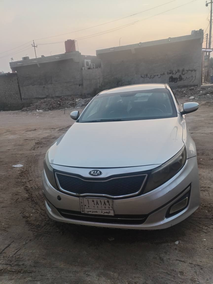 السلام علیکم .K5 للبيع فقط موديل 2015 سياره   سنويه جديده بسمي جاهزه للتحويل رقم بصره لعلم السياره متجايه بس ما اثر على الشاصي سليم السعر 88 ورقه وبيه ابيع شوفه العين كوم حديد ماعدا التحويل مجال للاستفسار *********** مكان السياره البصره
