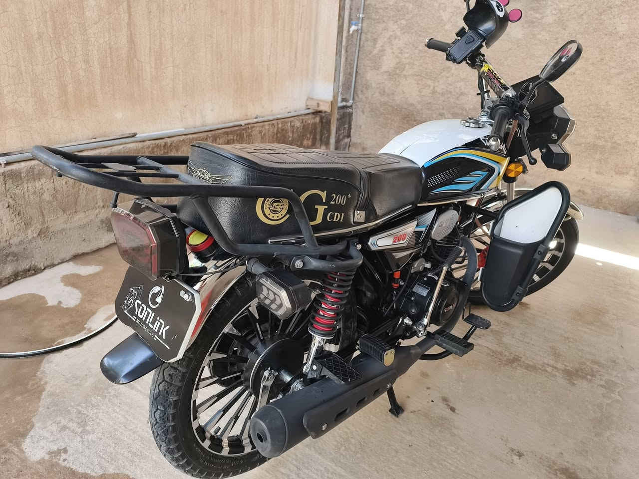 سولنك موديل 25 ماشي 3 الاف اوراق سويجات 2 بصمات 2 الماطور زيرو بعده
وصل 950 عندك زود كل الهله يرهم بيع ويرهم مراوس
واي استفسار هاذا رقمي ***********
