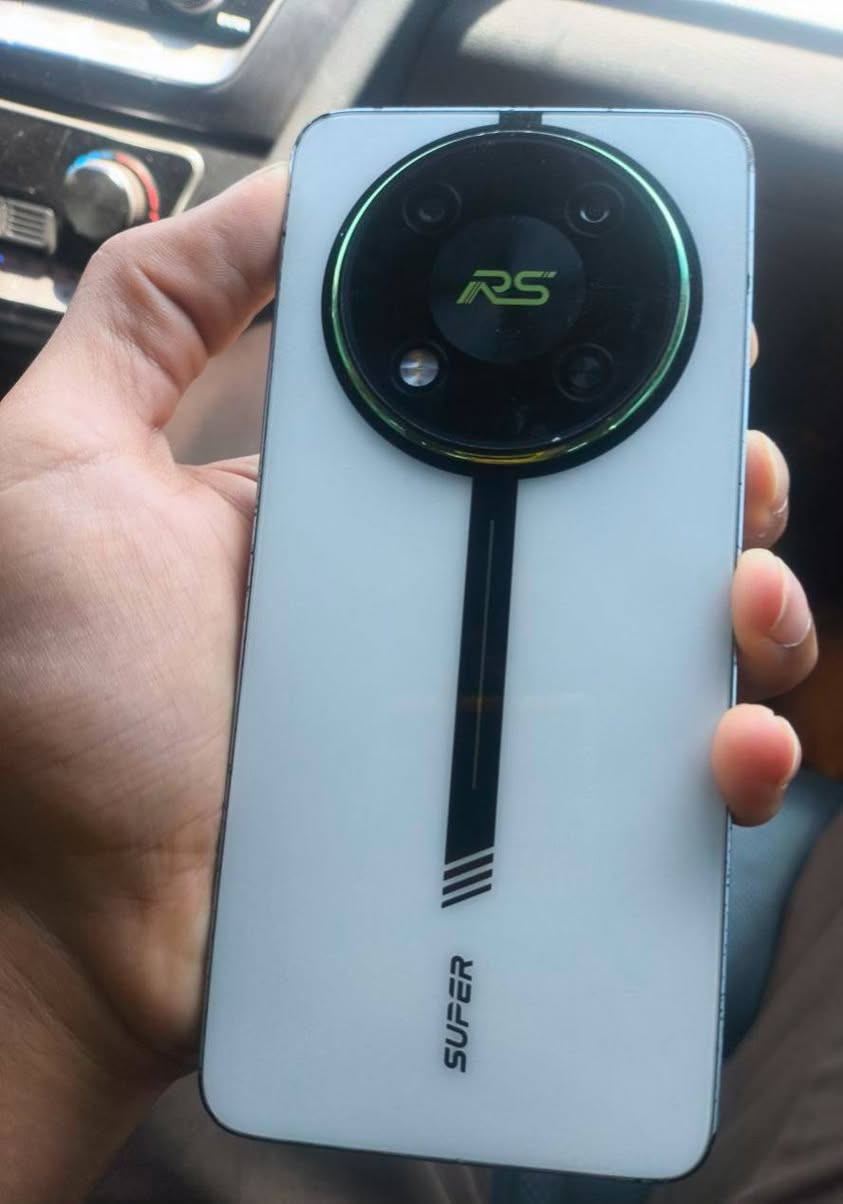 سلام عليكم 
Itel RS4 256G 12RAM 120فريم 
سعر (150) وبي مجال للتواصل واتساب 7879537692
